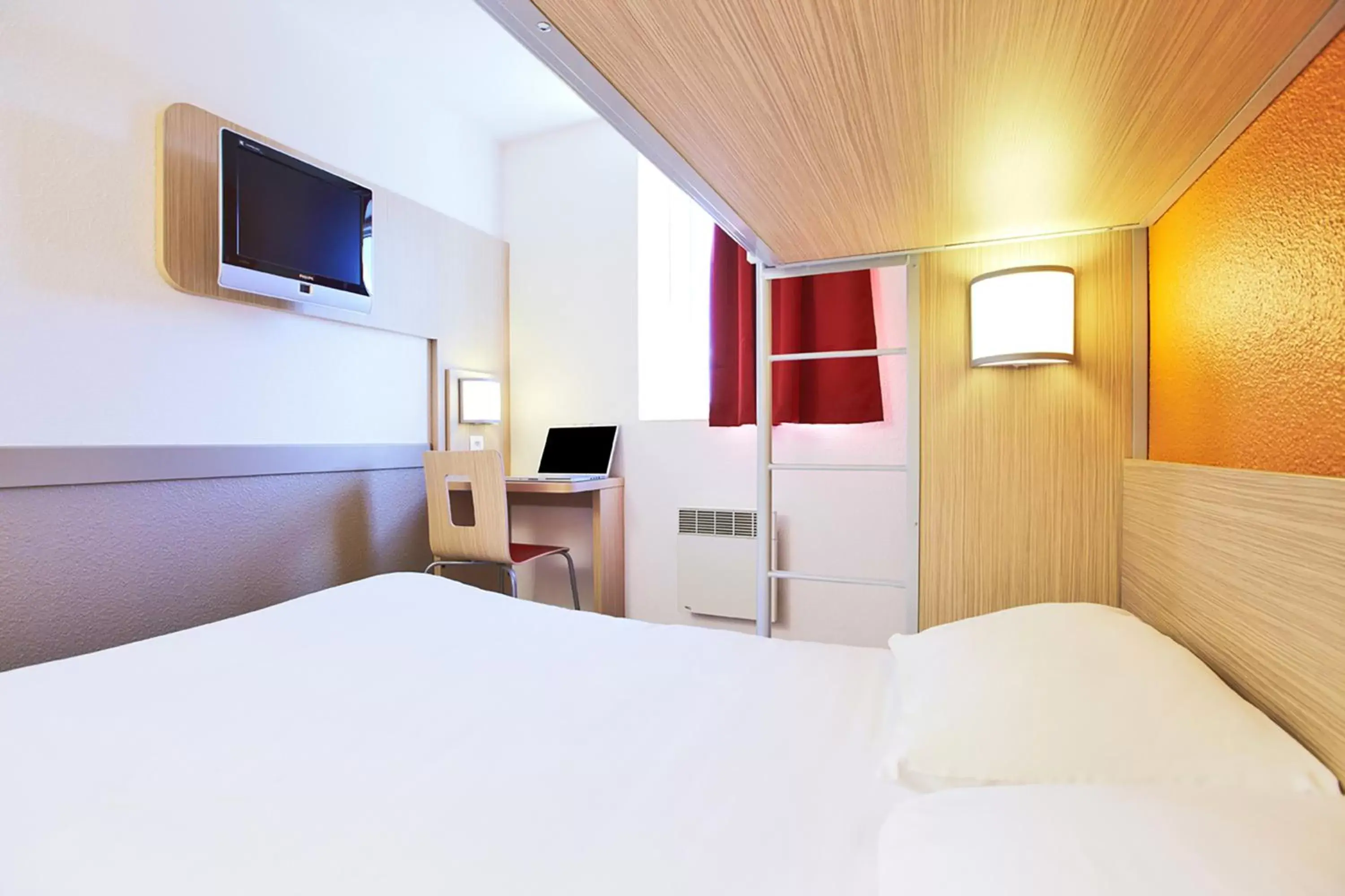 Triple Room (1 double bed +1 single bed) in Première Classe Roissy Survilliers Saint Witz Triple Room (1 double bed +1 single bed) in Première Classe Roissy Survilliers Saint Witz