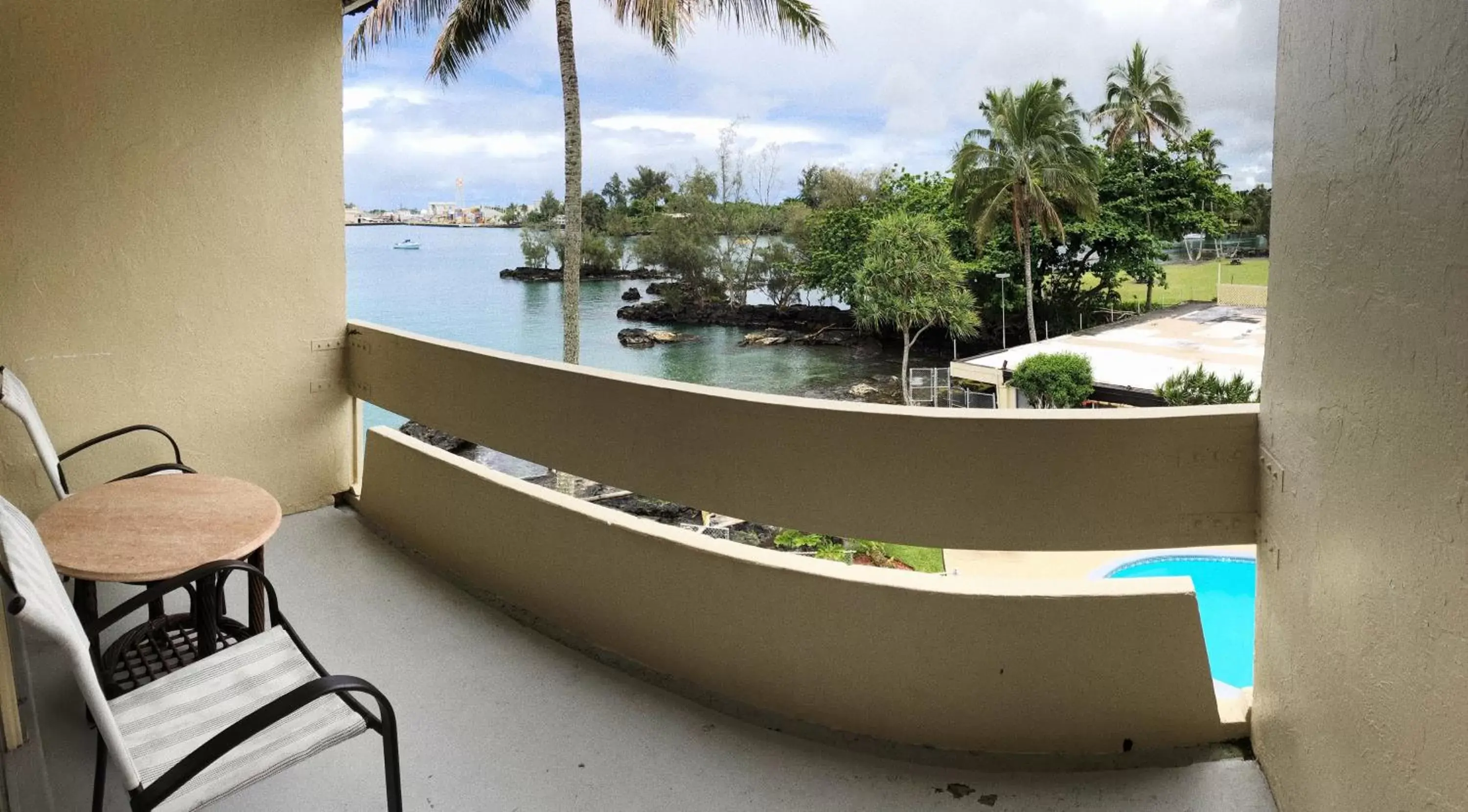 Balcony/Terrace in Hilo Reeds Bay Hotel