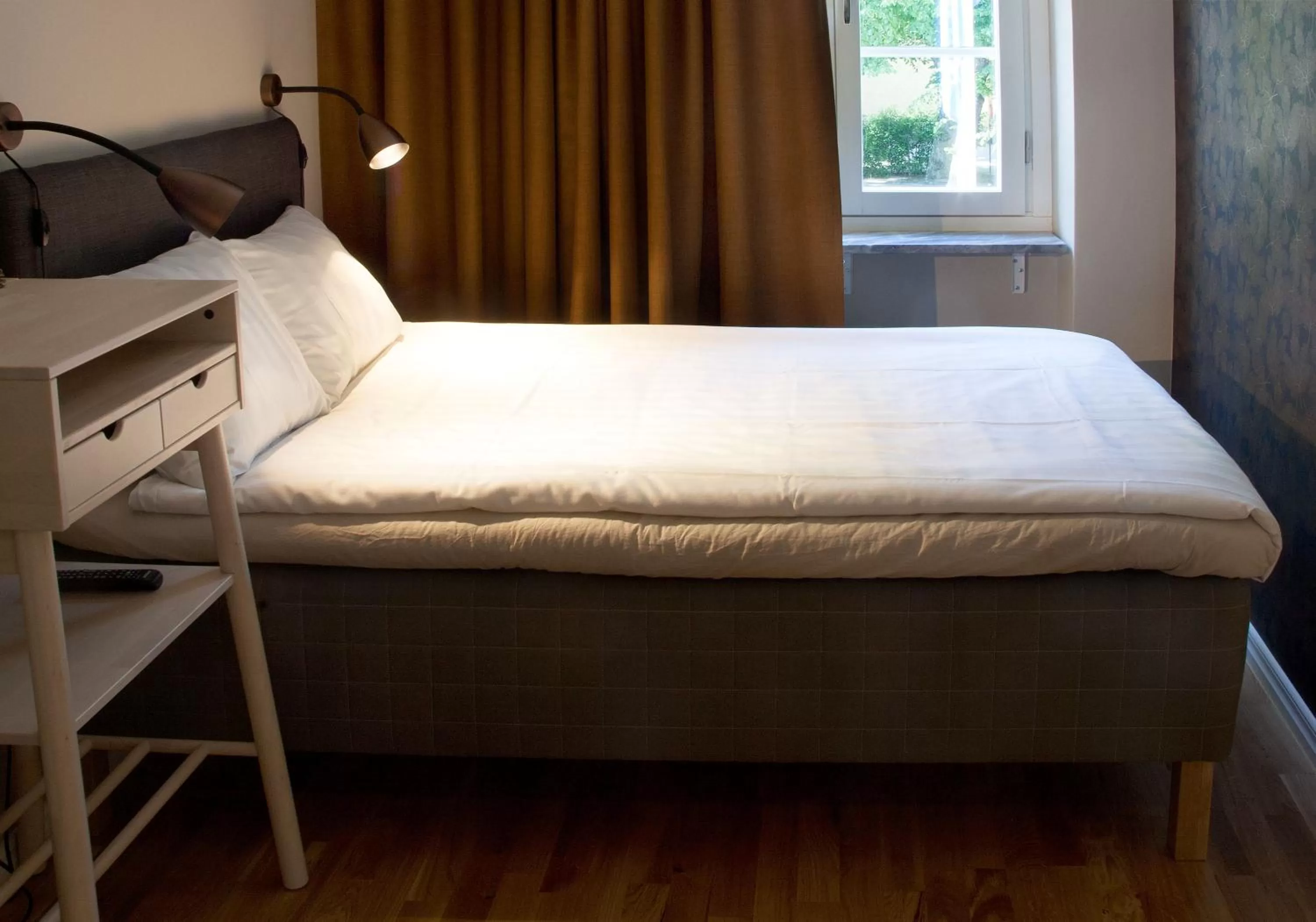 Photo of the whole room, Bed in Södra Hotellet