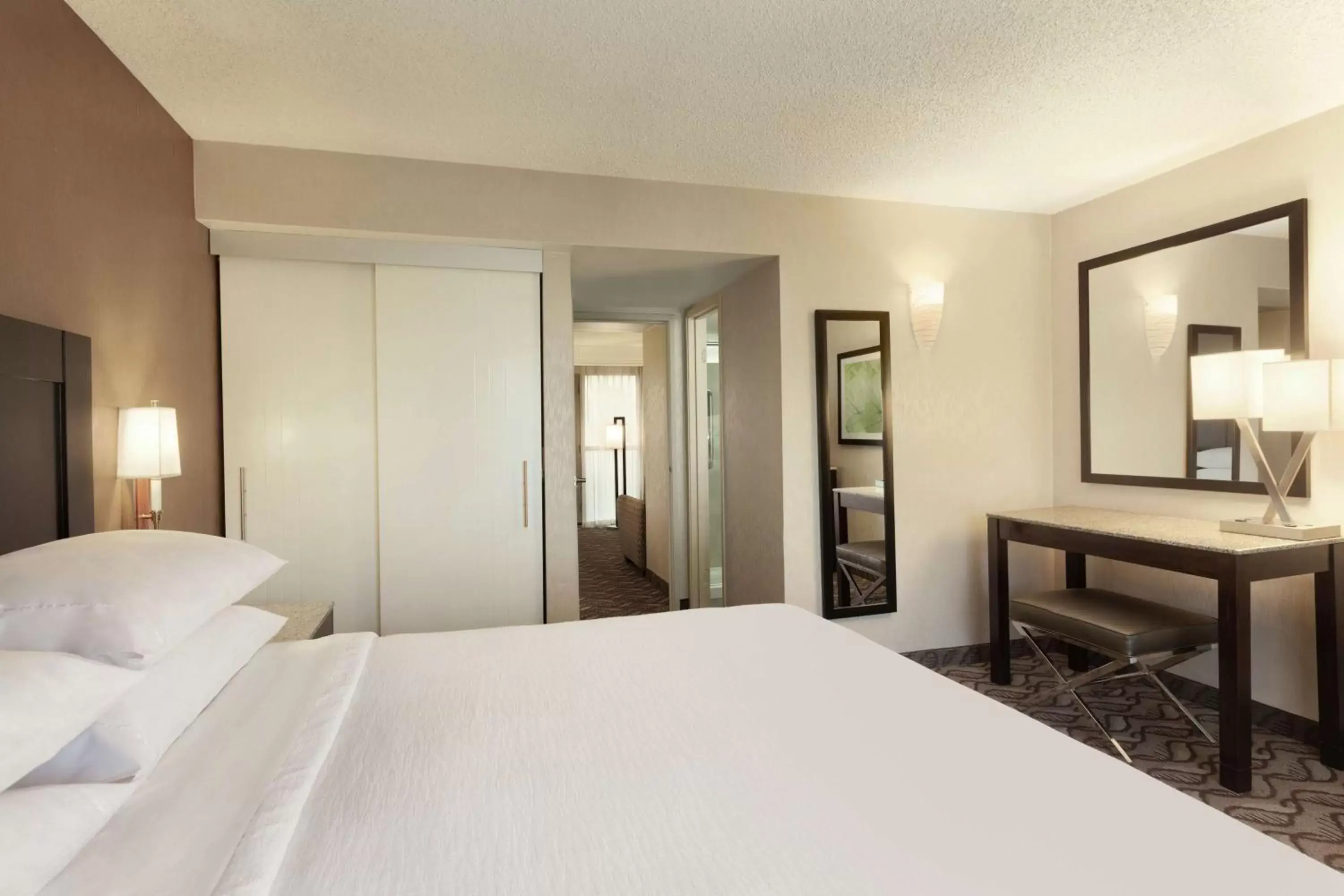 Bedroom, Bed in Embassy Suites by Hilton Arcadia-Pasadena Area