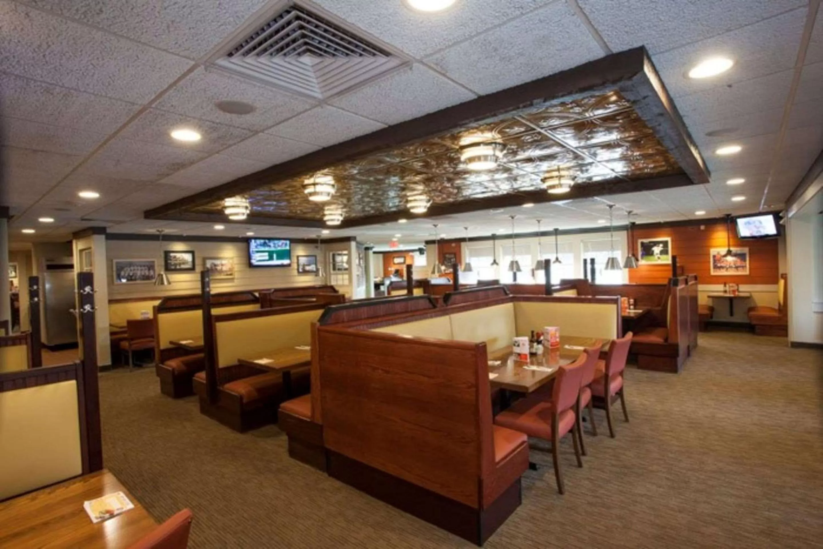 Restaurant/places to eat in Clarion Inn Nashua