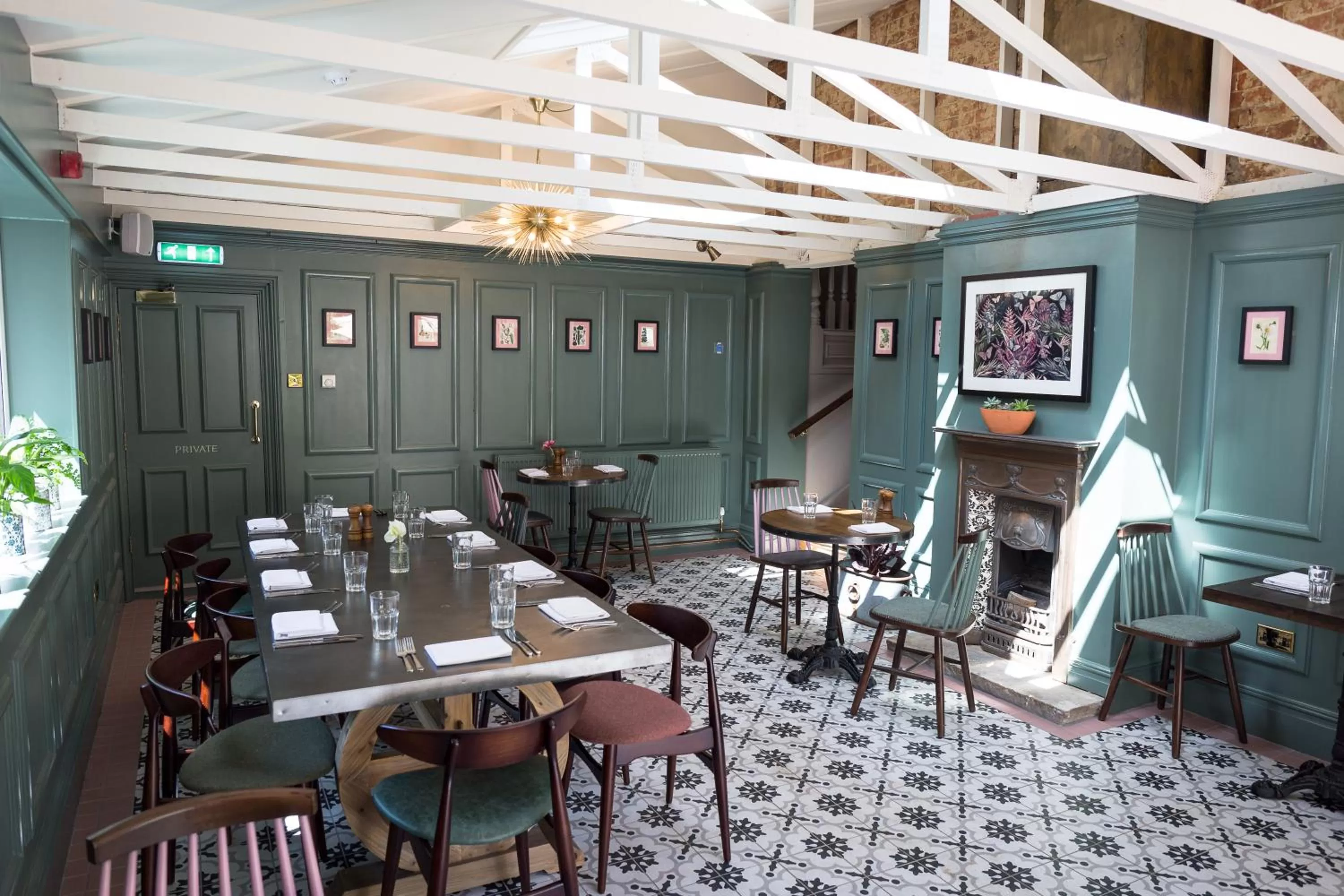 Restaurant/places to eat in The Dundas Arms