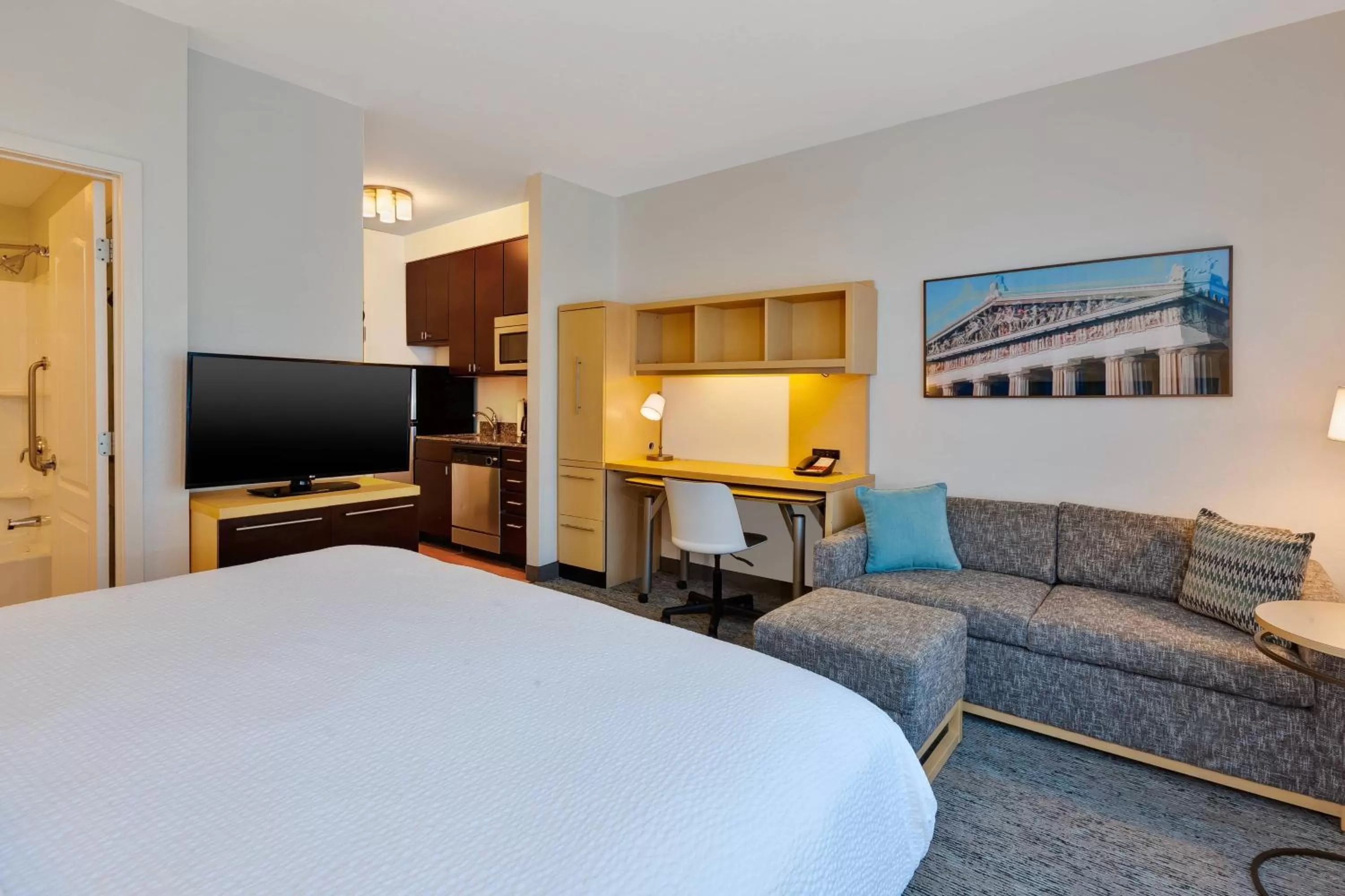 Photo of the whole room, Bed in TownePlace Suites by Marriott Nashville Airport
