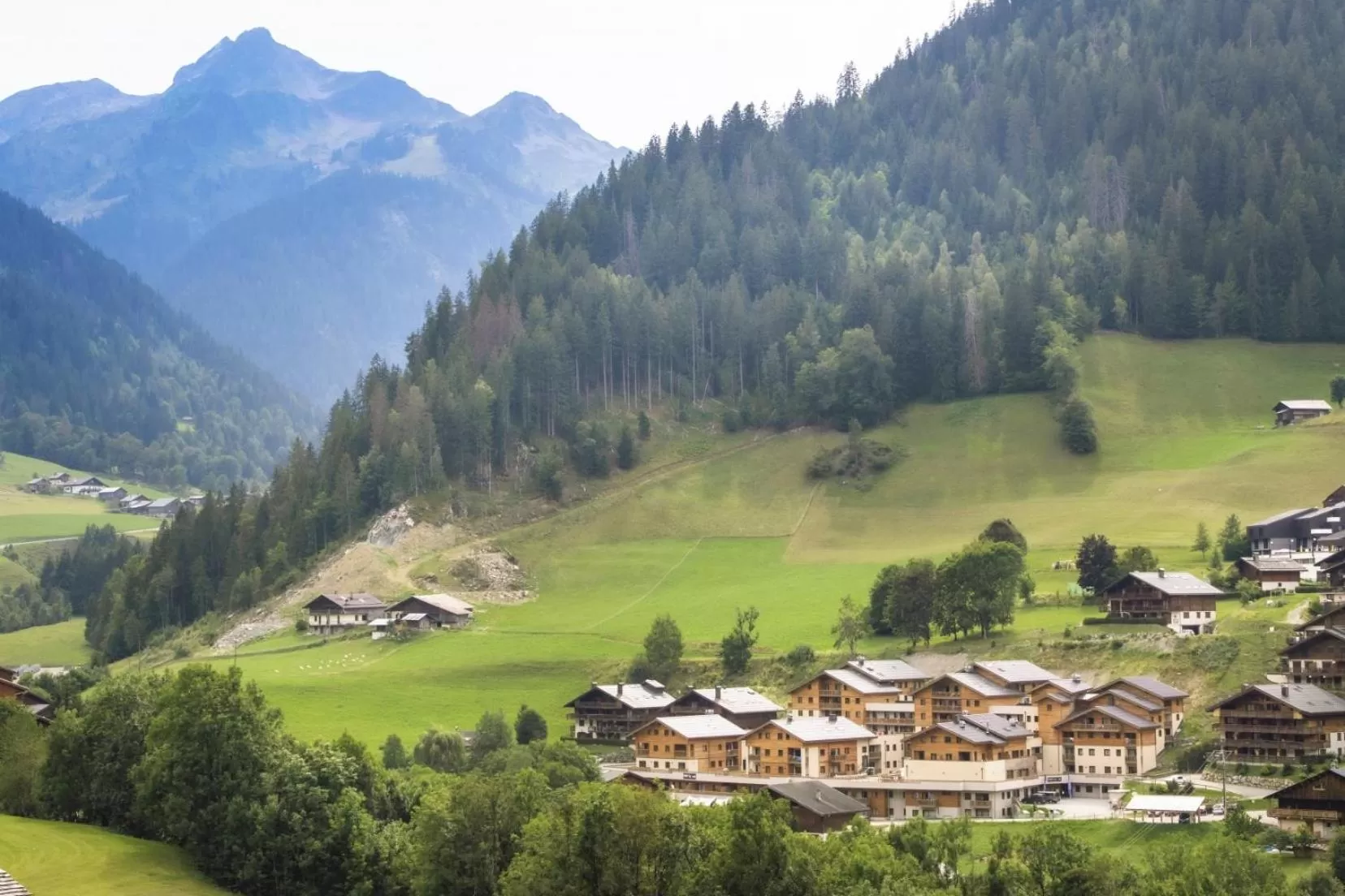 Natural landscape in Résidence Club MMV La Clé des Cimes