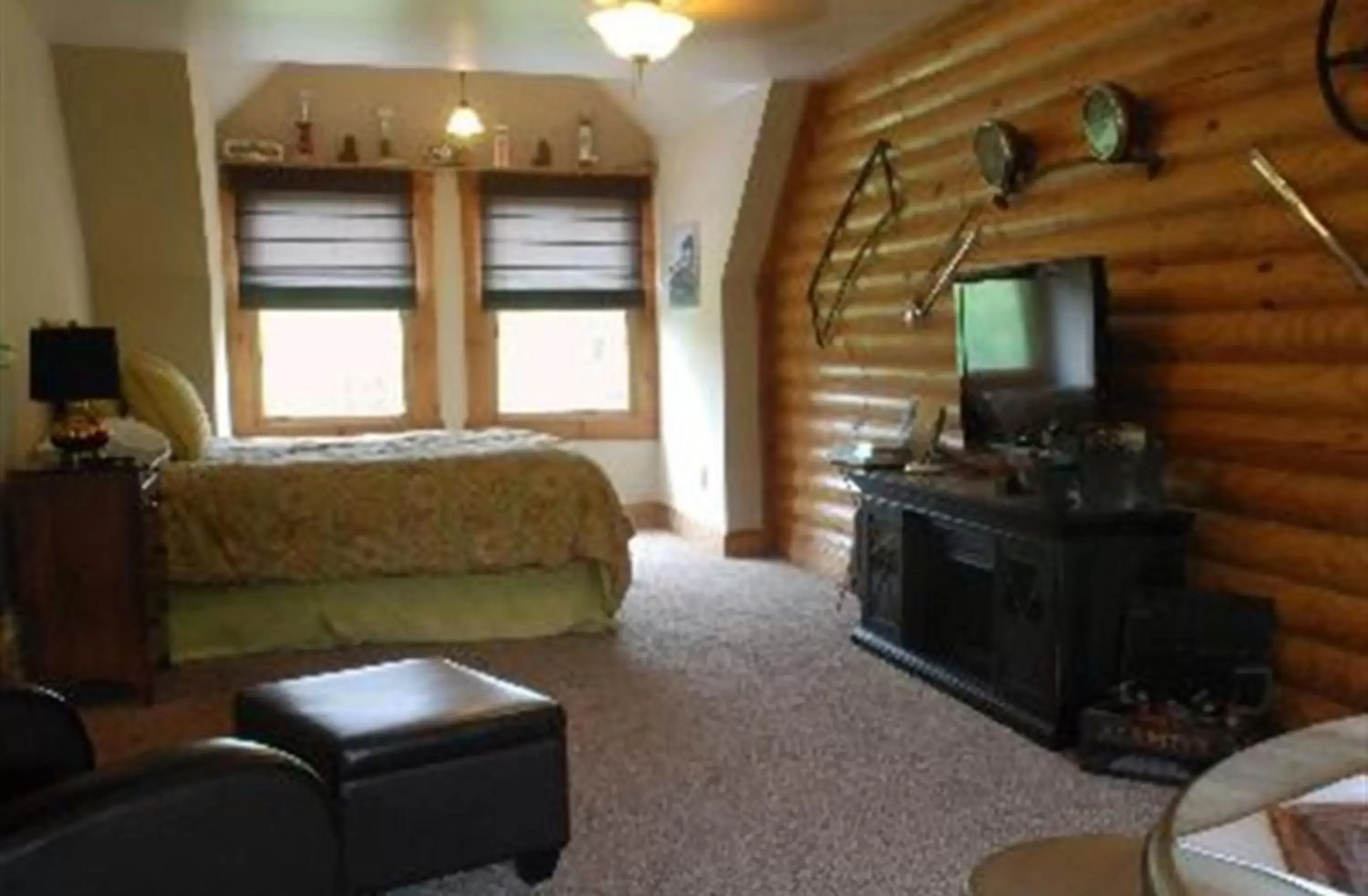 Bedroom, Seating Area in Shirley's Bed And Breakfast