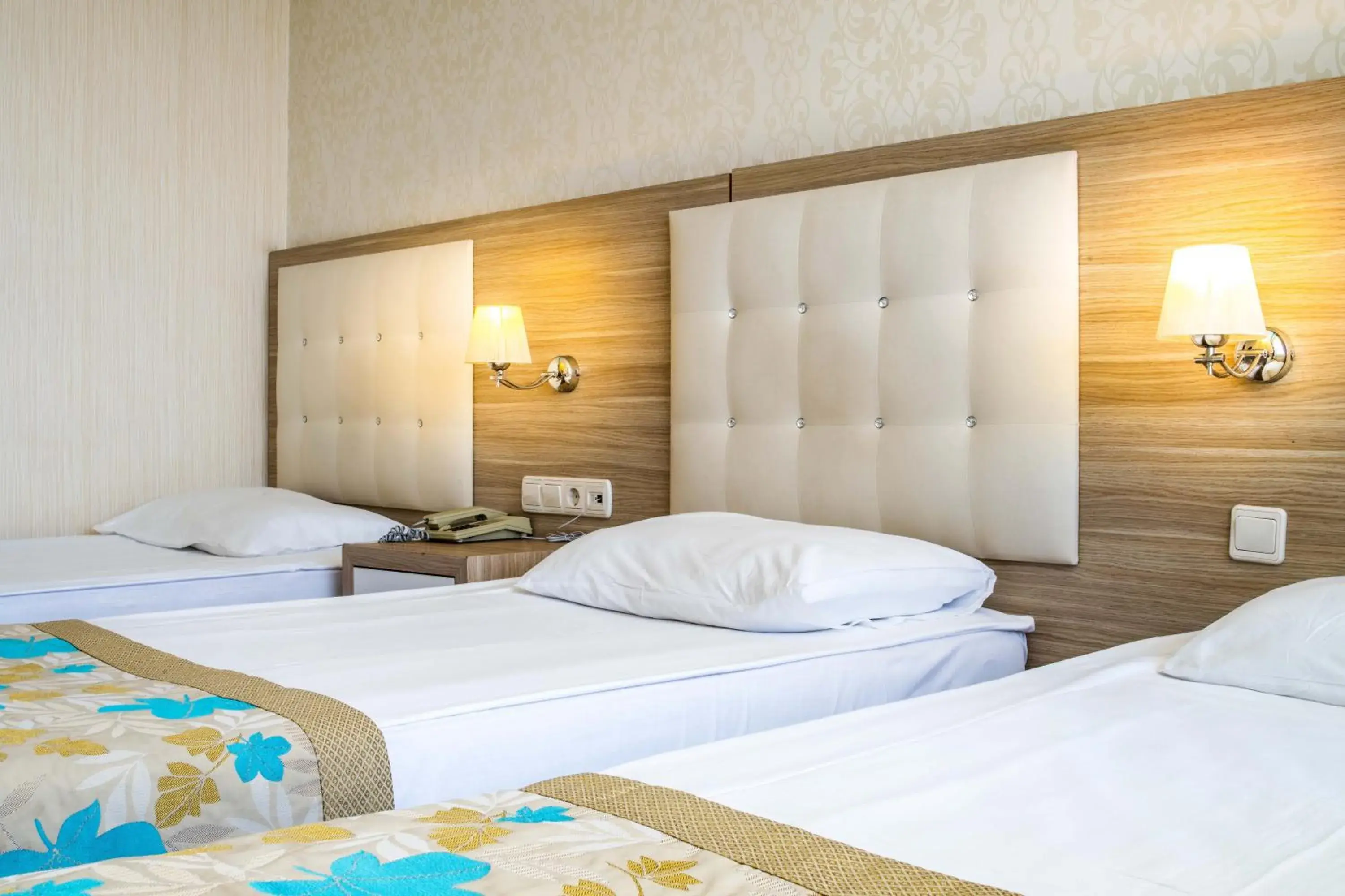 Massage, Bed in Cender Hotel