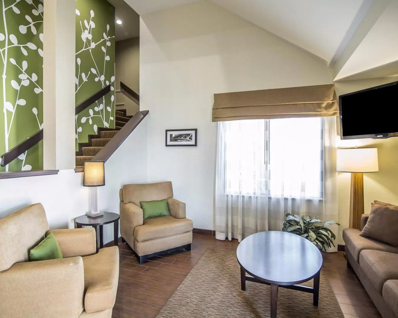 Seating area in Sleep Inn South Joplin