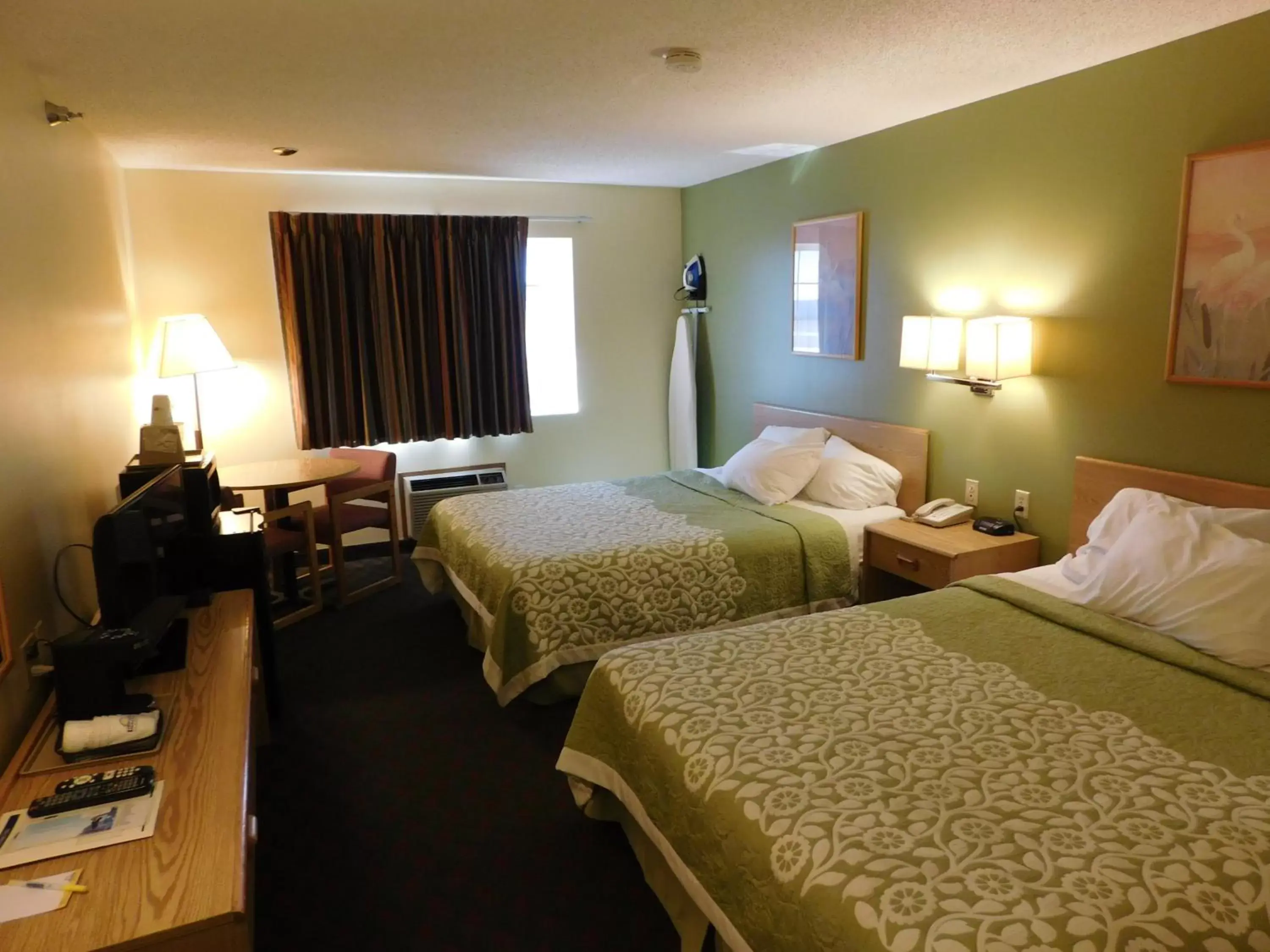 Bedroom, Bed in Days Inn by Wyndham Lexington NE