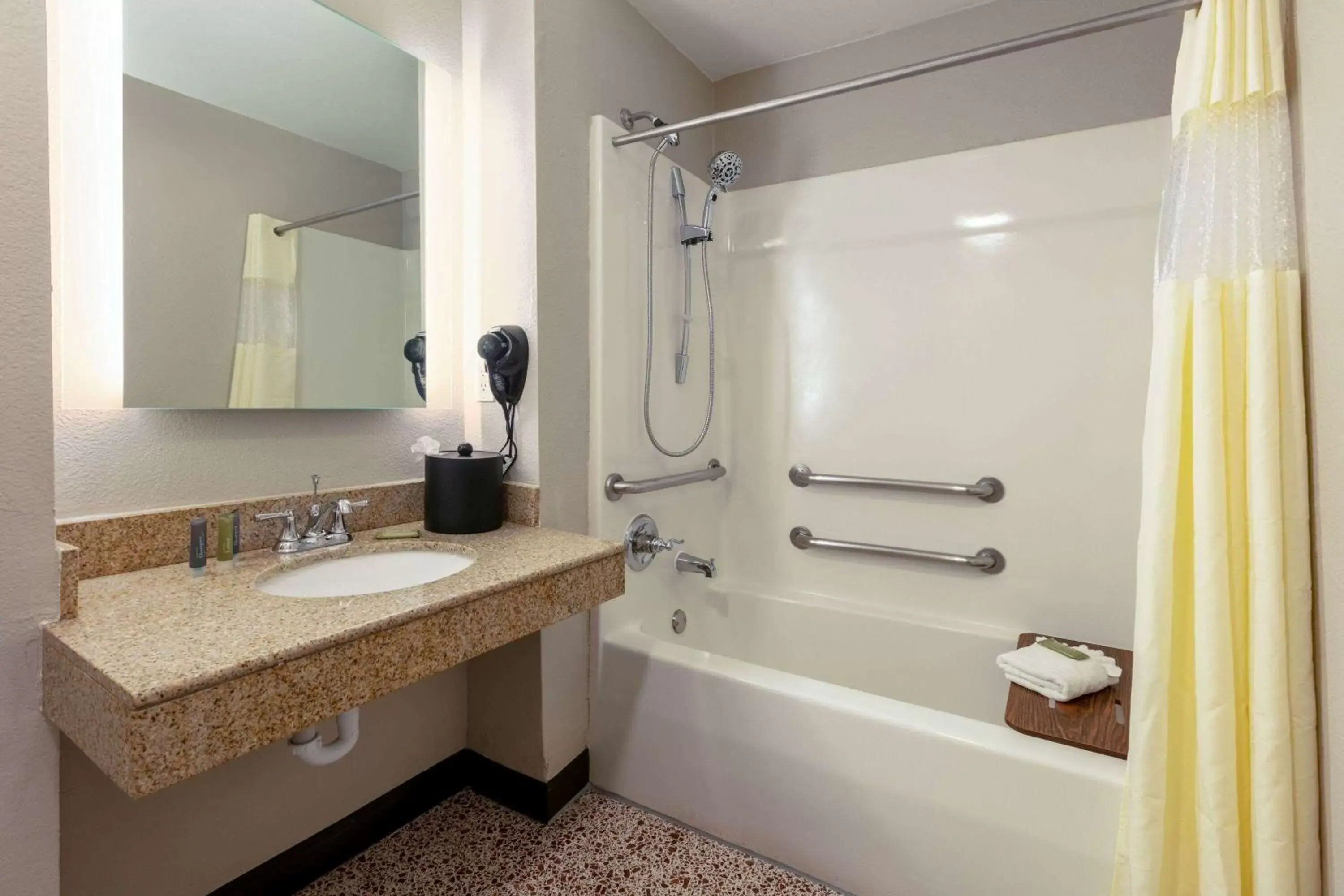 TV and multimedia, Bathroom in Wingate by Wyndham - DFW North