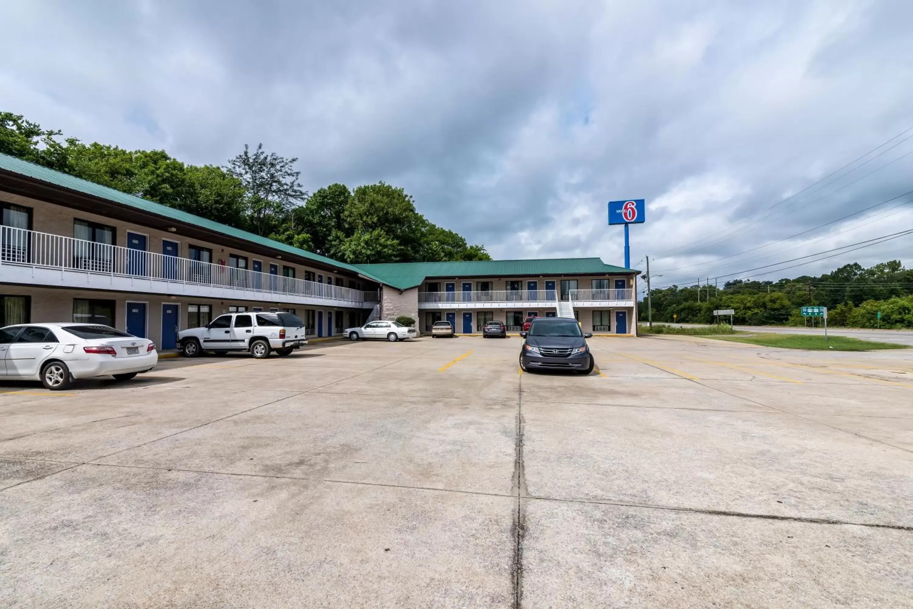 Facade/entrance, Property Building in Motel 6-Attalla, AL