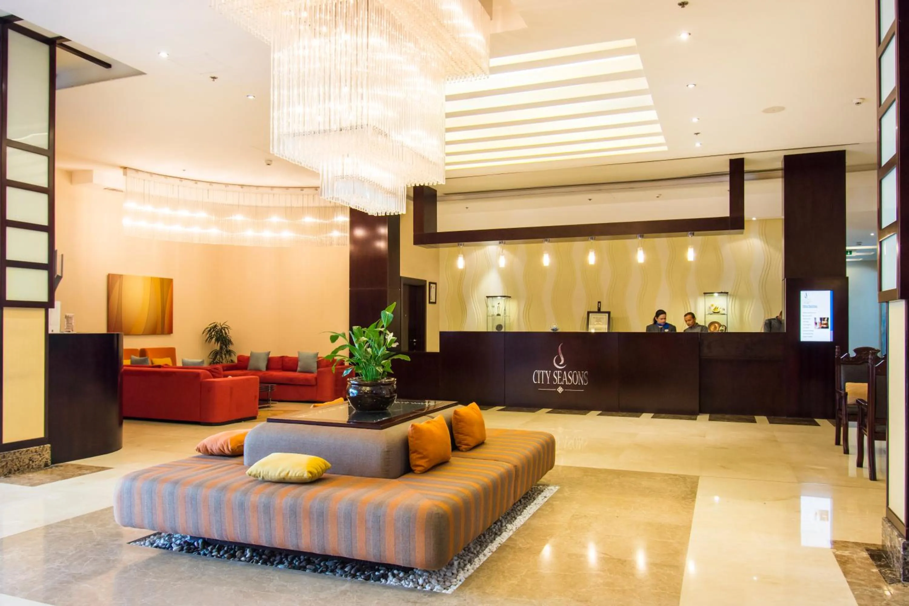 Lobby or reception in City Seasons Hotel & Suites Muscat