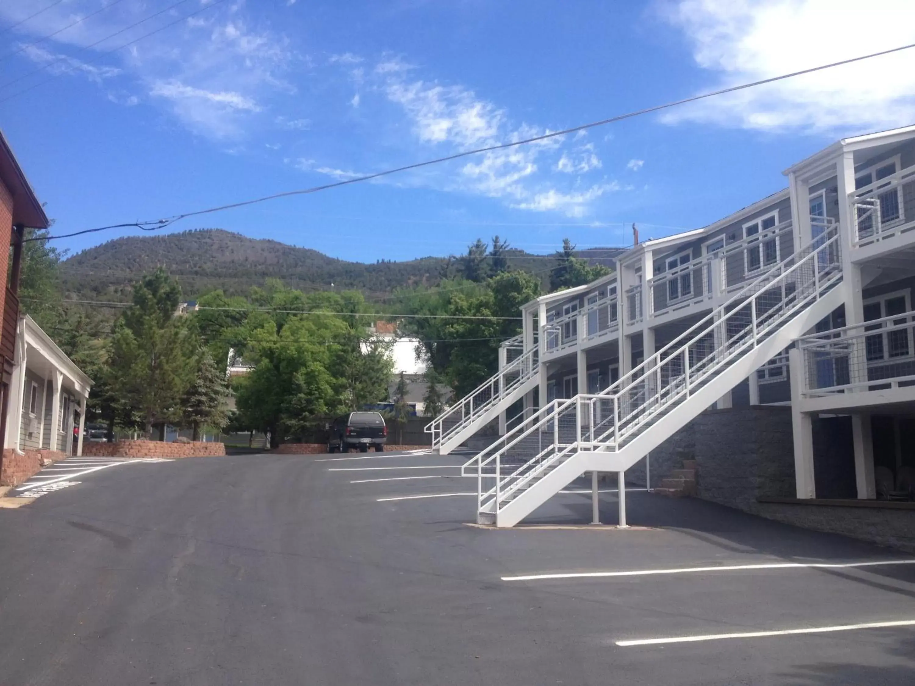 Facade/entrance, Property Building in Basalt Mountain Inn