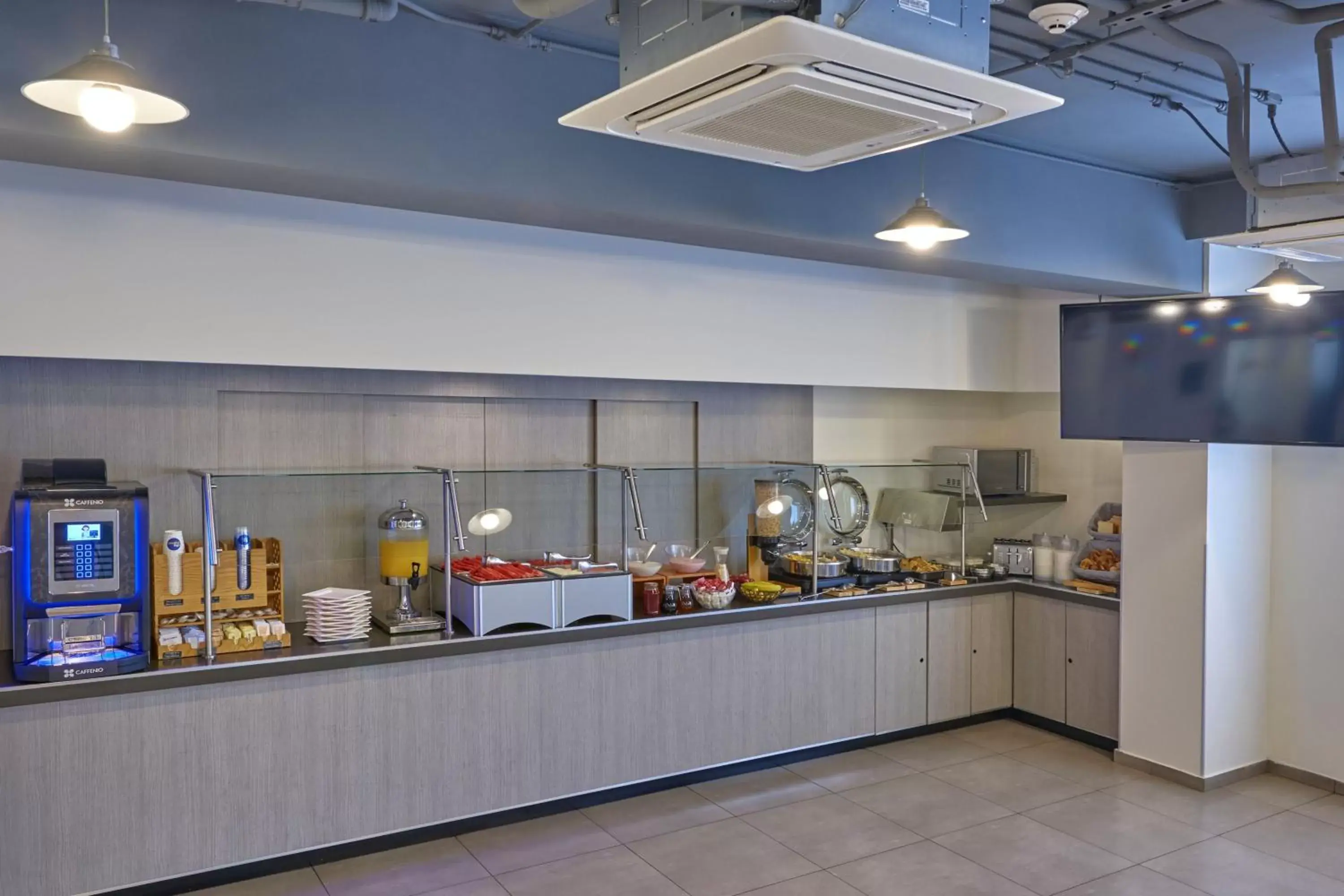 Breakfast, Kitchen/Kitchenette in City Express Junior by Marriott Puebla FINSA