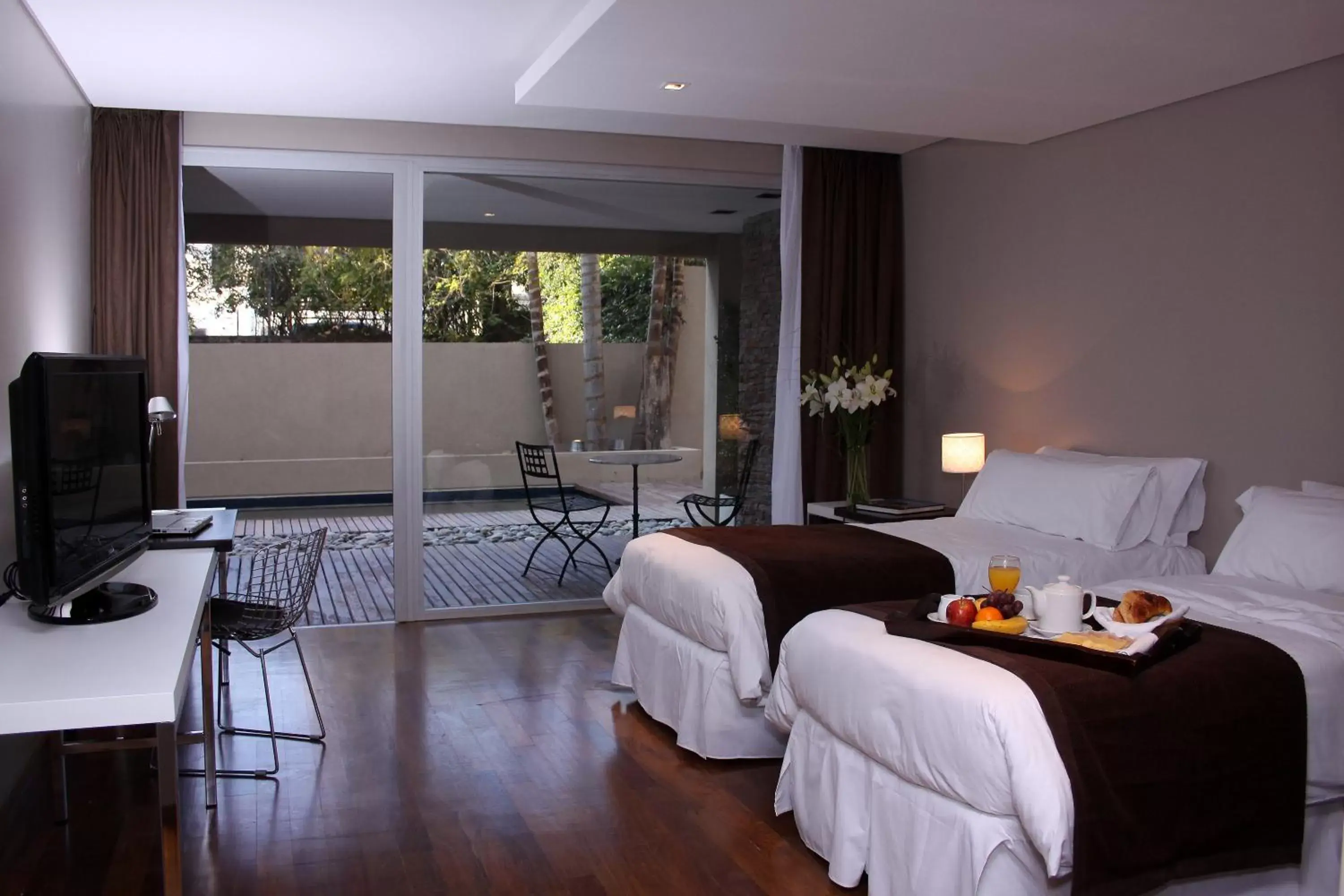 Bedroom in San Isidro Plaza Hotel