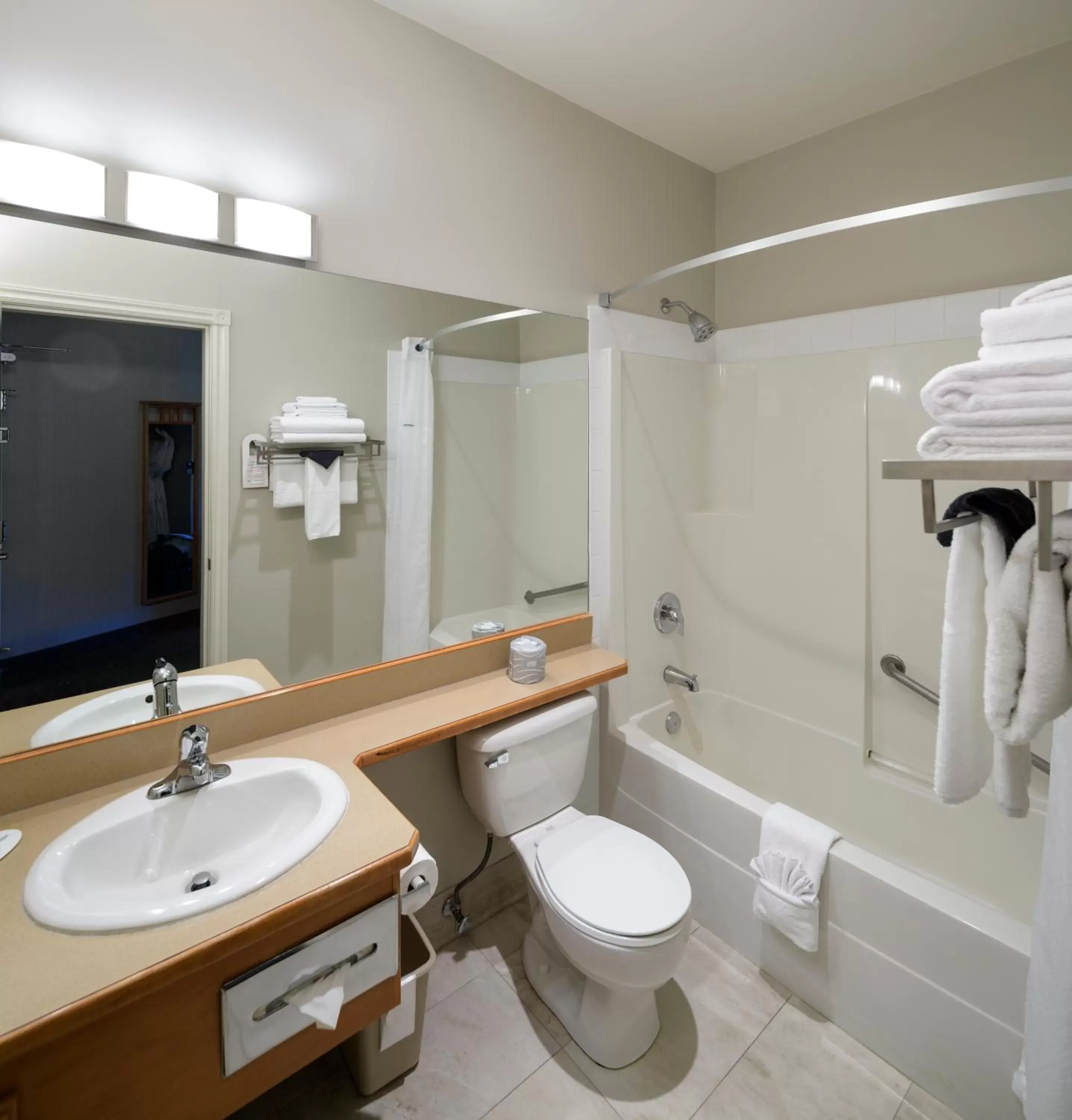 Bathroom in Ramada by Wyndham Penticton Hotel & Suites