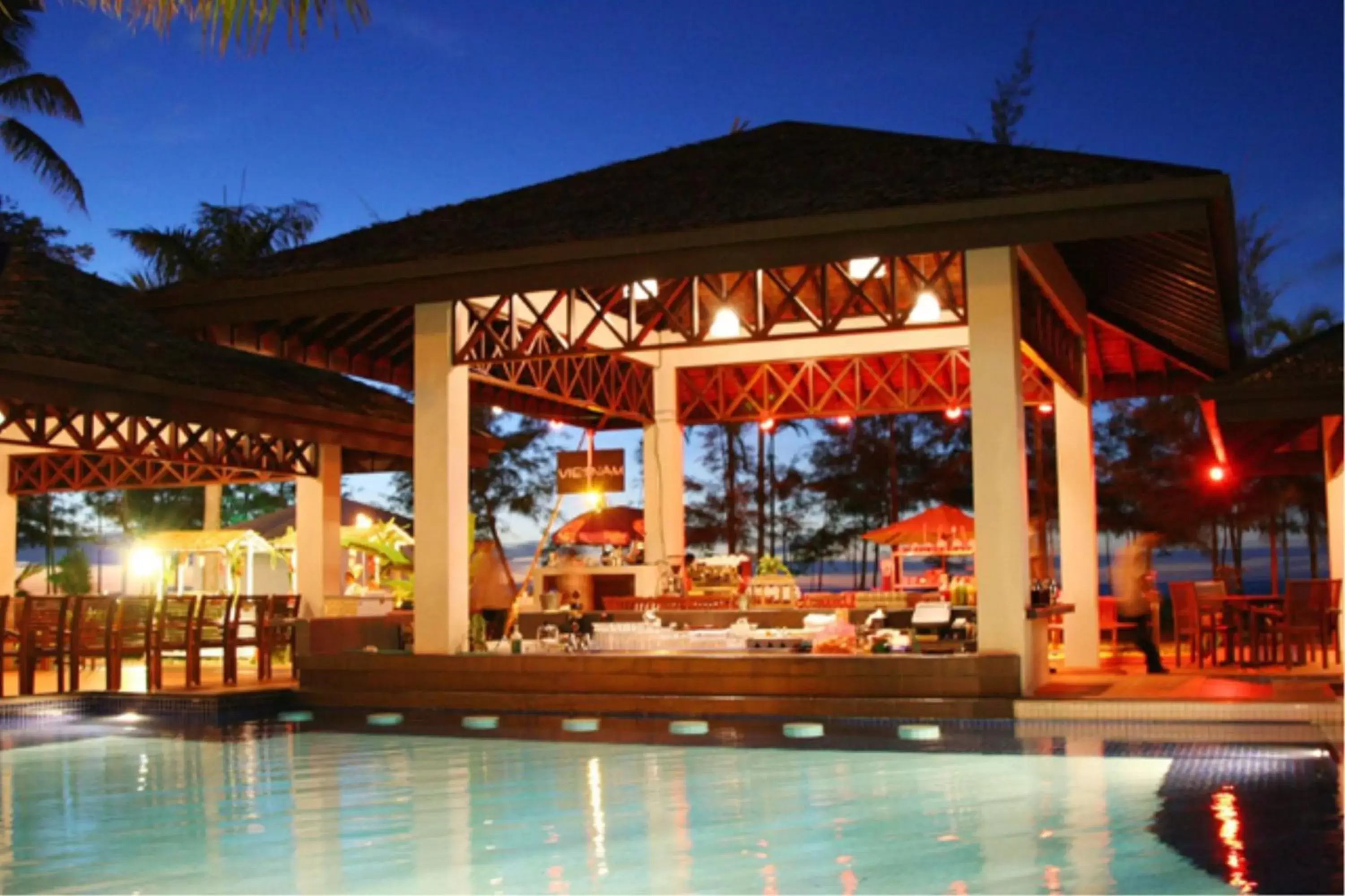 Swimming Pool in Miri Marriott Resort & Spa
