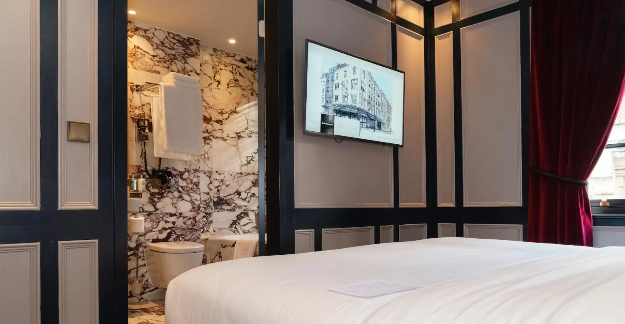 Bed in Mimi's Hotel Soho