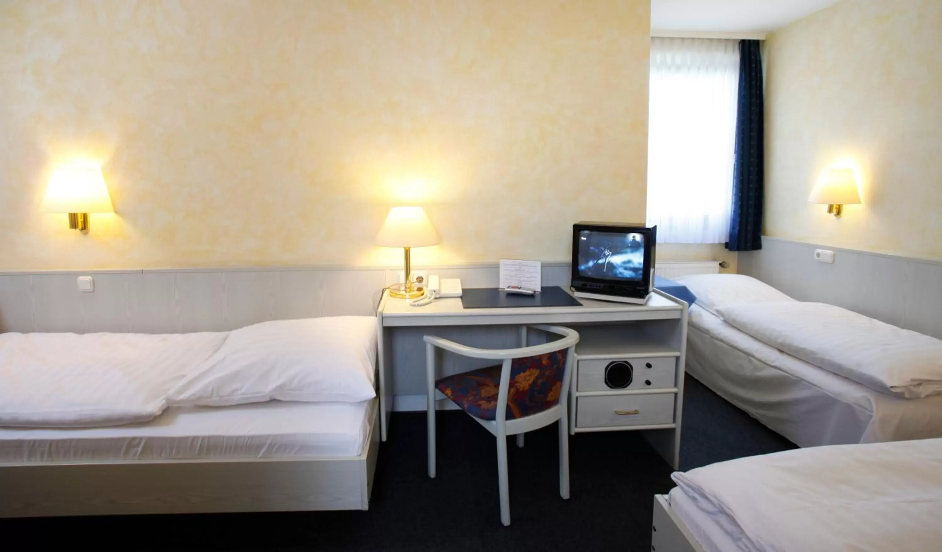 TV and multimedia, Bed in Hotel Rennschuh