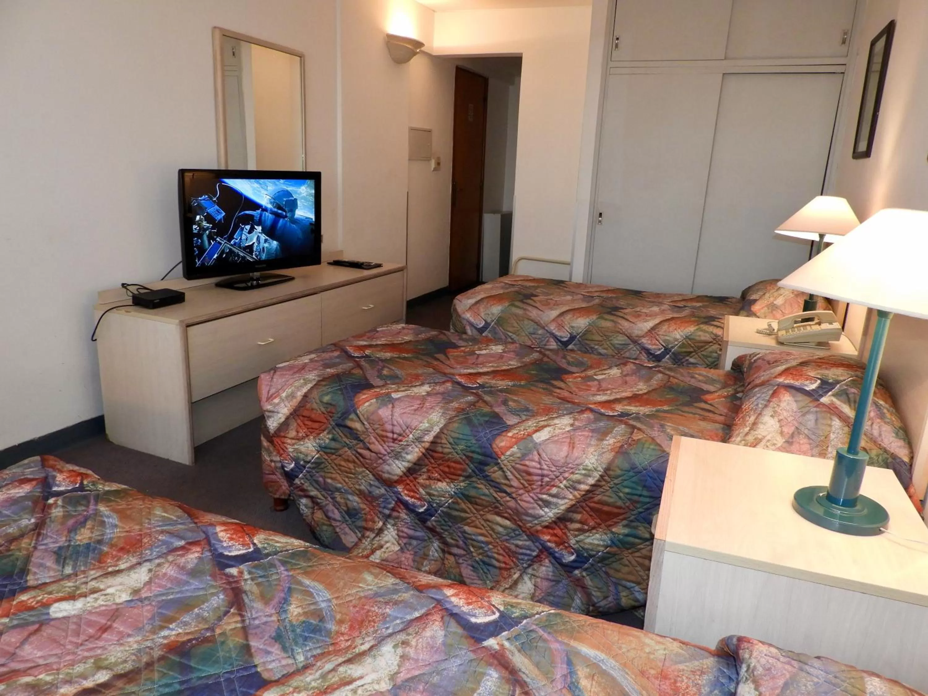 Photo of the whole room, Bed in Hotel Tres Cruces