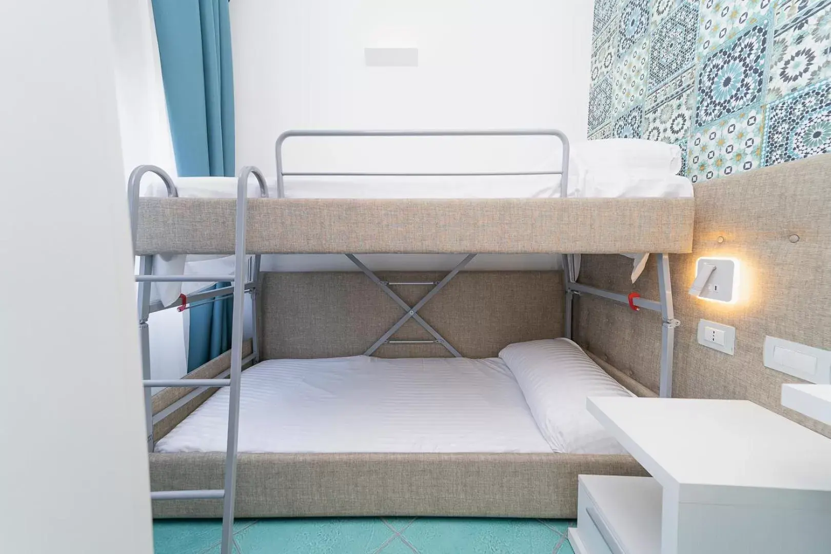 Bunk Bed in Hotel Miramare