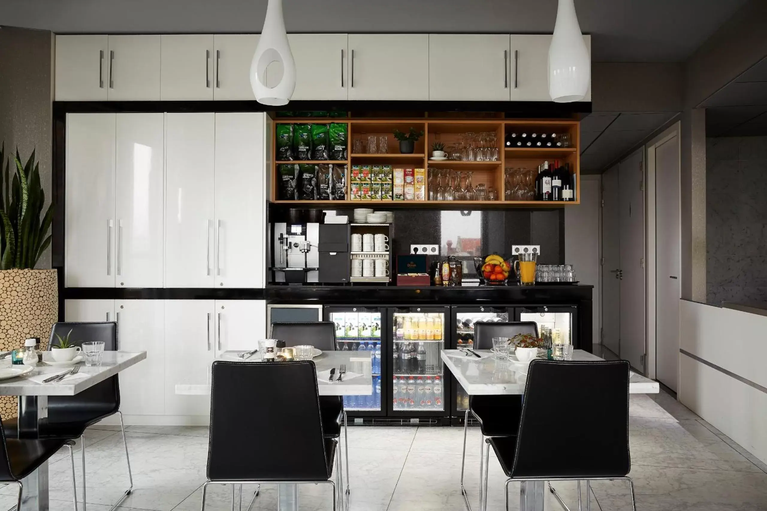 Restaurant/places to eat in Amadi Park Hotel Restaurant/places to eat in Amadi Park Hotel