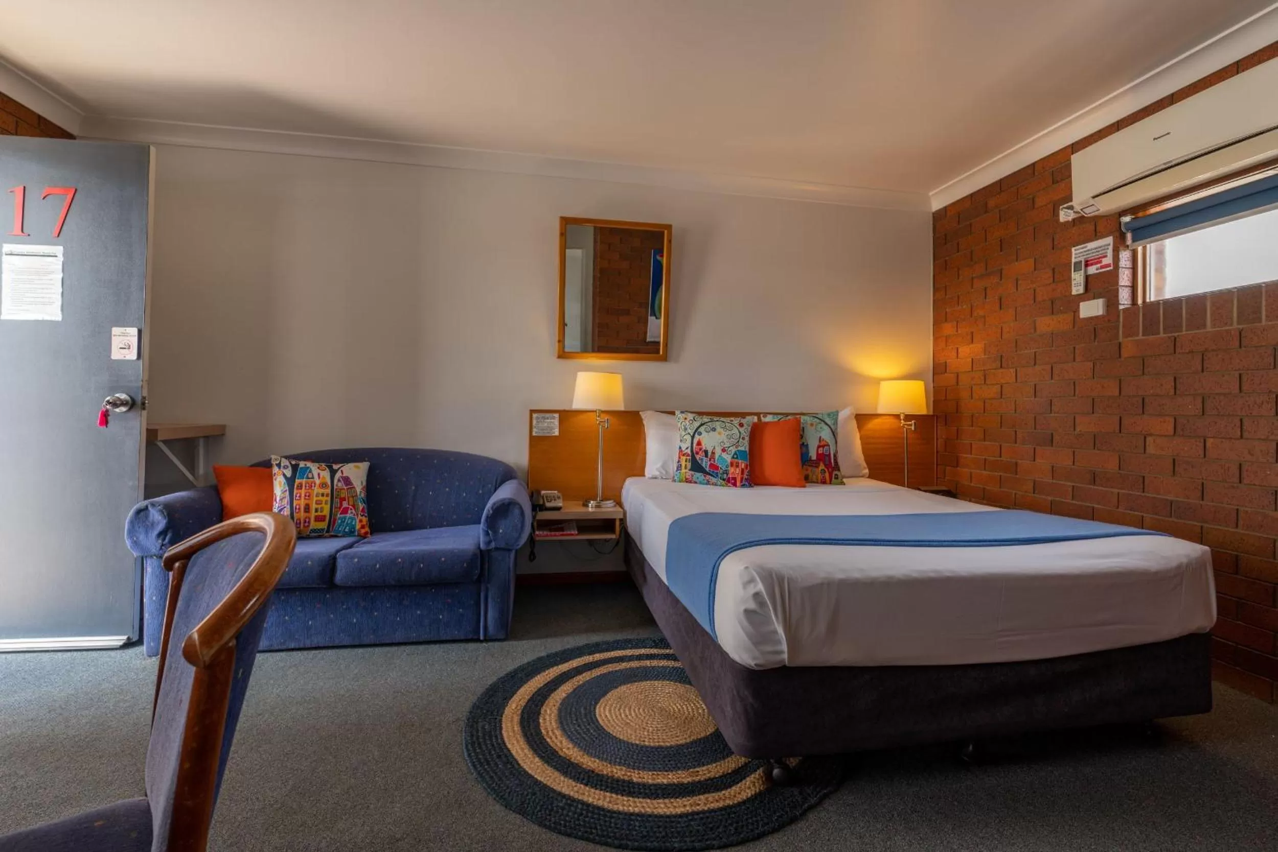 Bedroom, Bed in Country Pathfinder Motor Inn