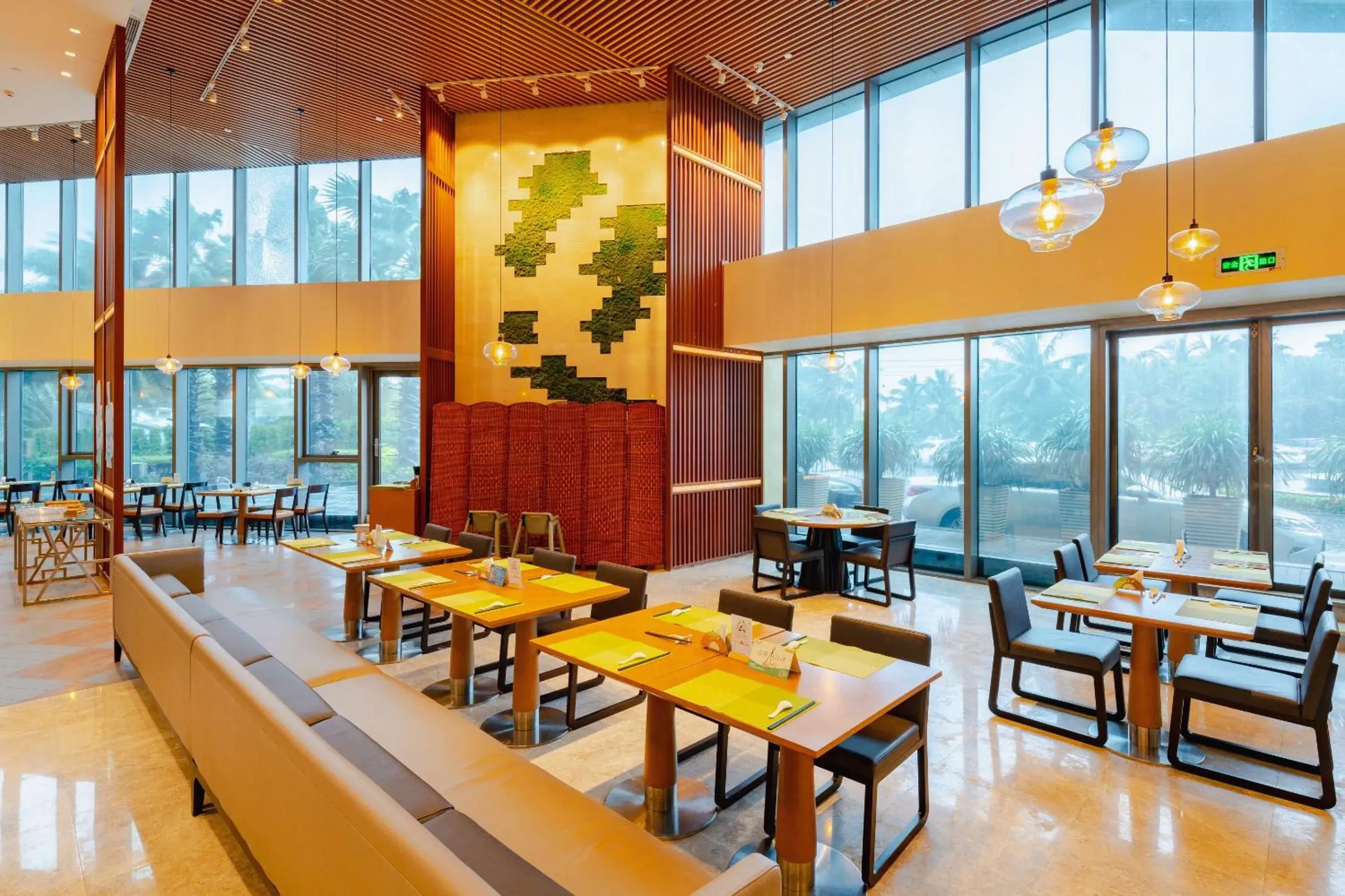 Restaurant/Places to Eat in Holiday Inn Haikou West Coast, an IHG Hotel