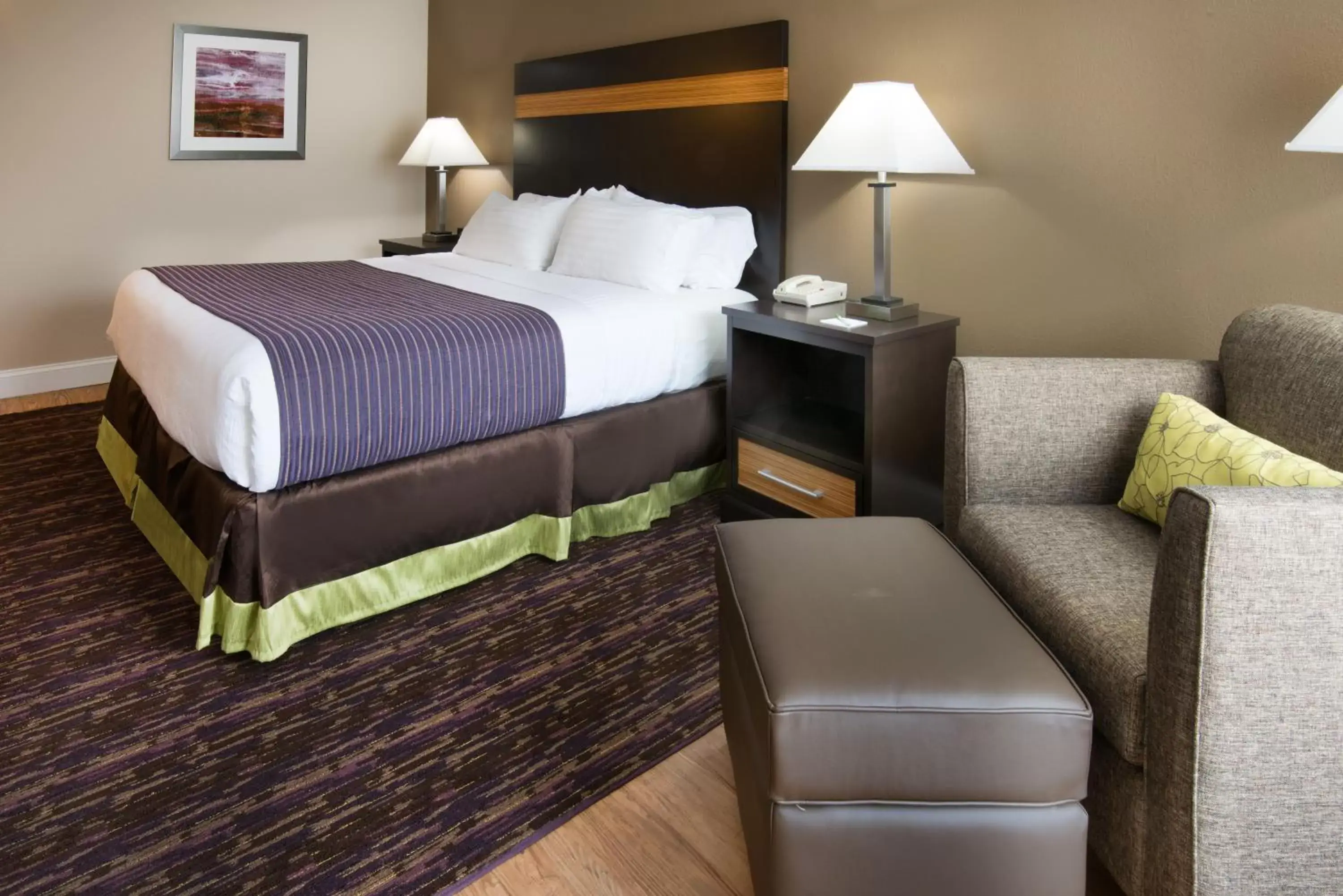 Photo of the whole room, Bed in Holiday Inn Williamsport, an IHG Hotel