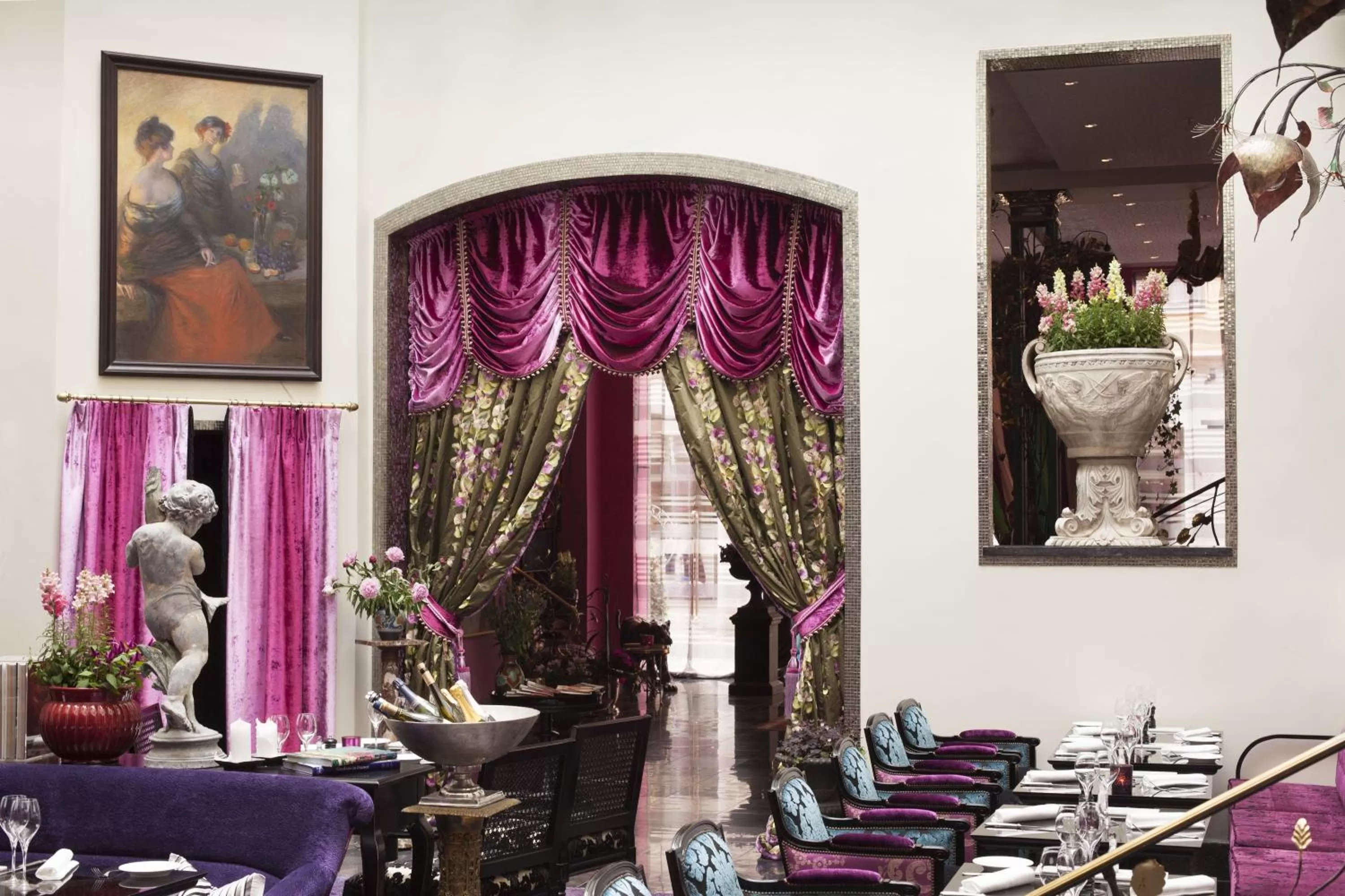 Restaurant/places to eat in Dorsia Hotel & Restaurant