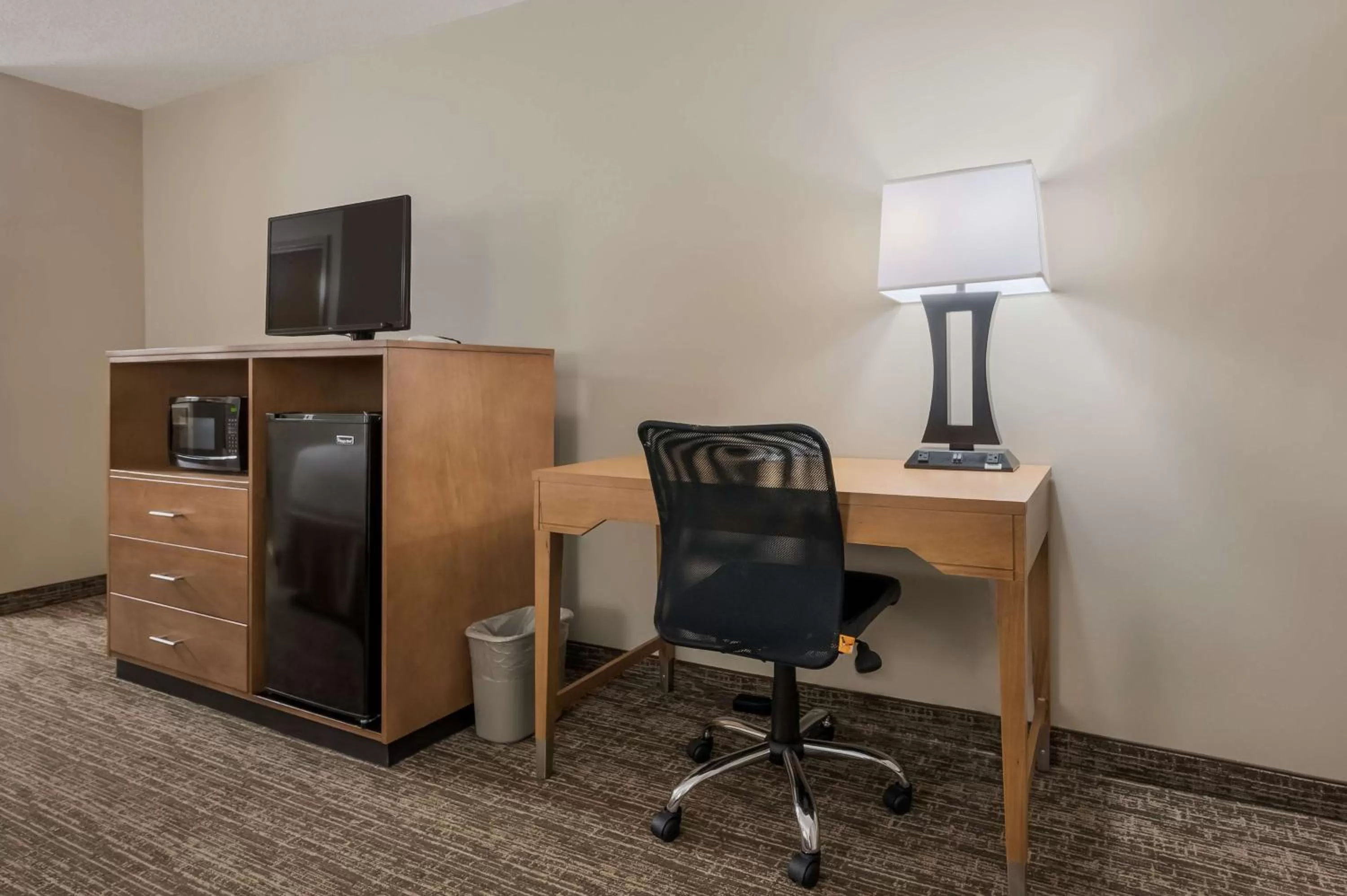 Bedroom in Best Western University Inn