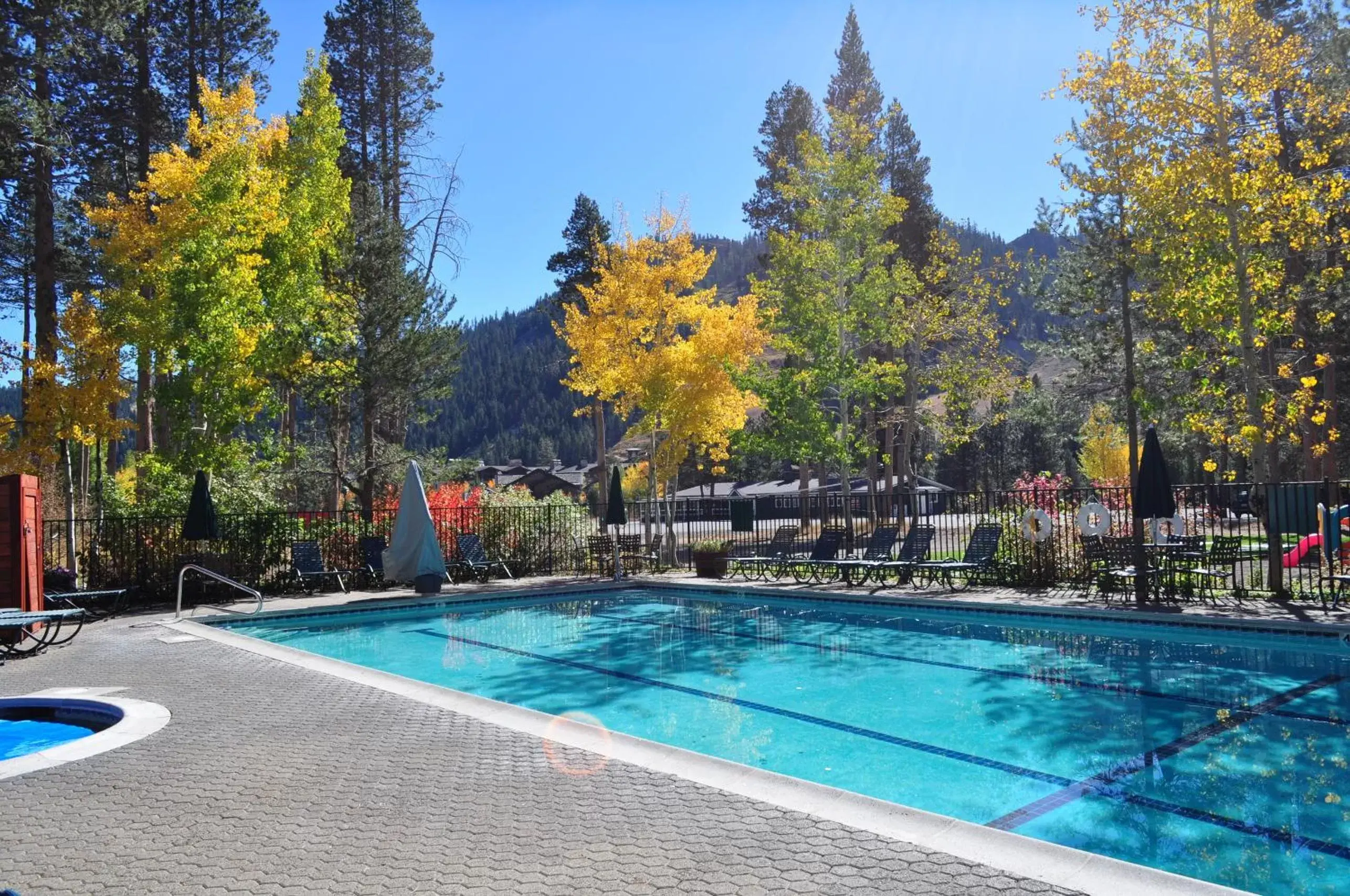 Swimming Pool in Olympic Village Inn Olympic Valley