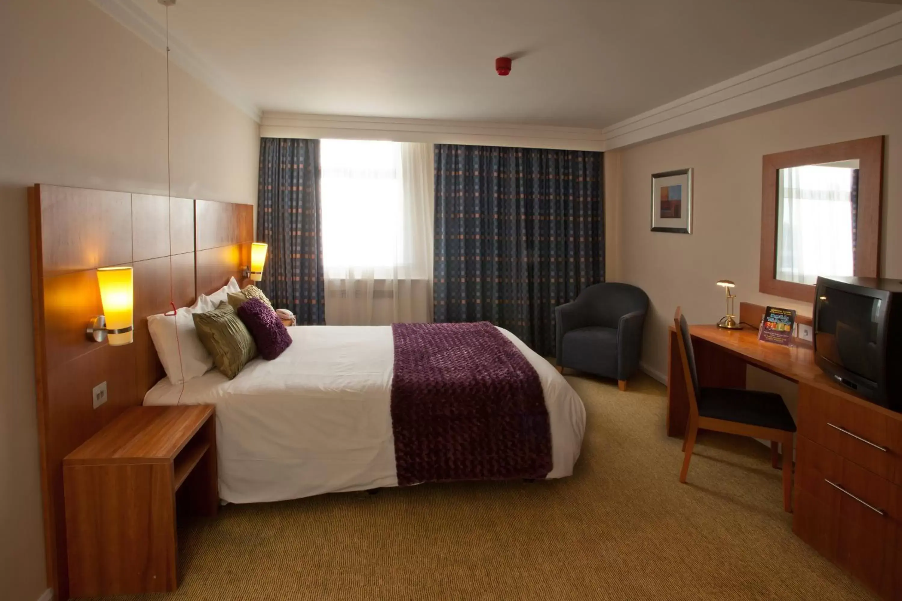 Bedroom, Bed in Britannia Hotel Bolton