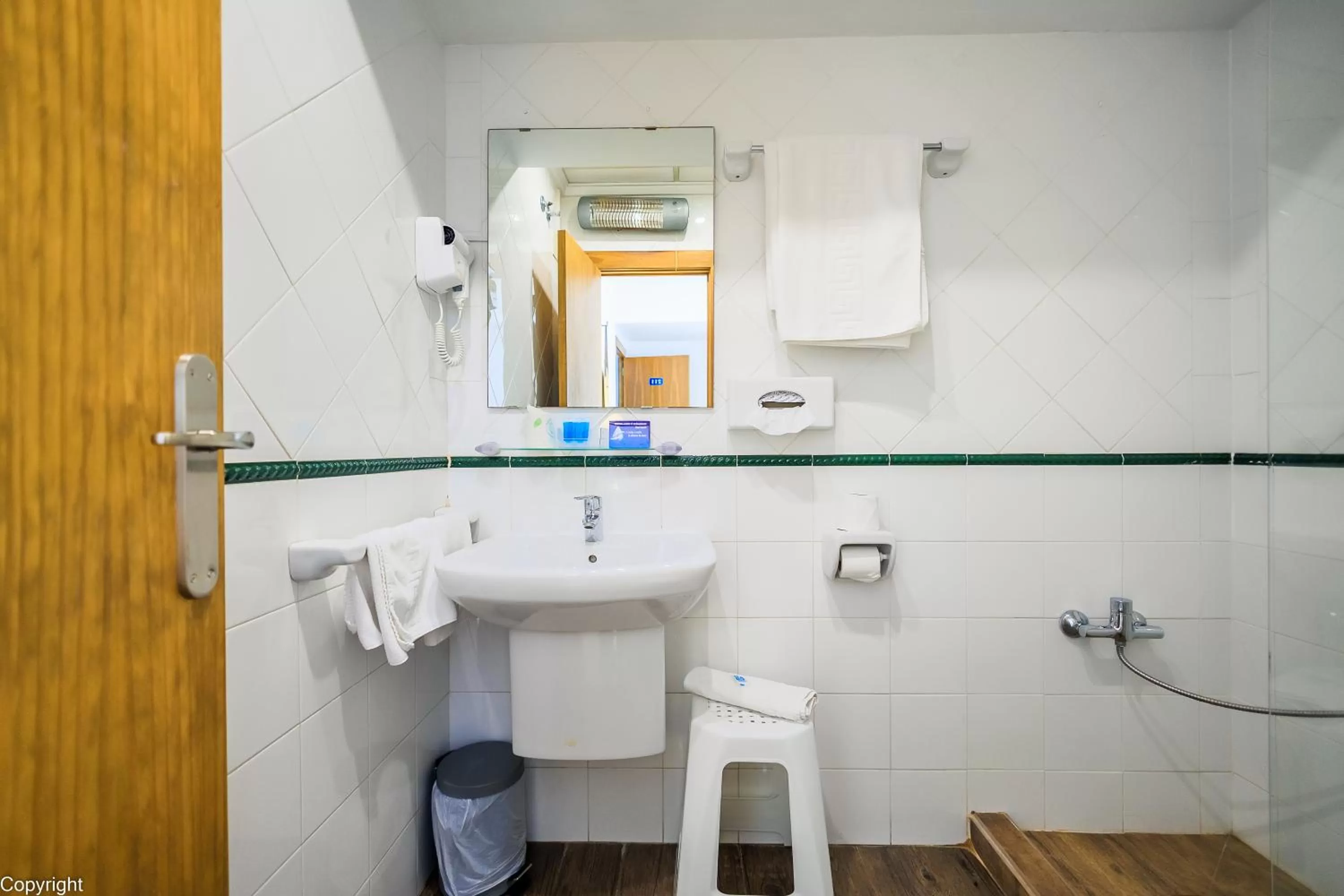 Shower in Hotel Madrid