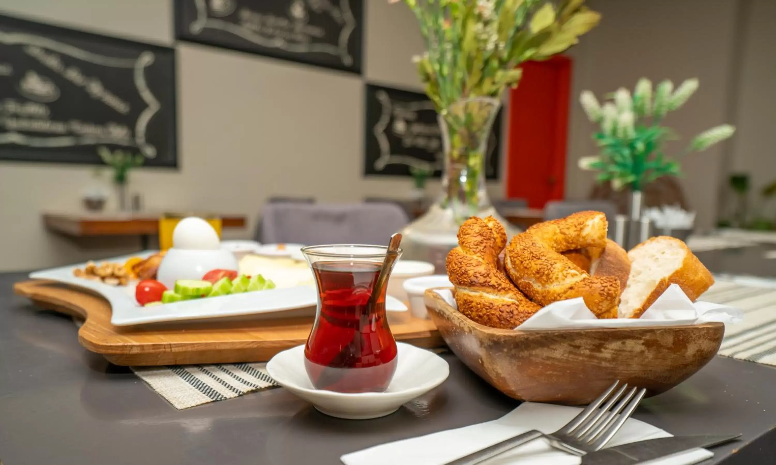 Coffee/tea facilities, Breakfast in The Gate 30 Suites Ataşehir