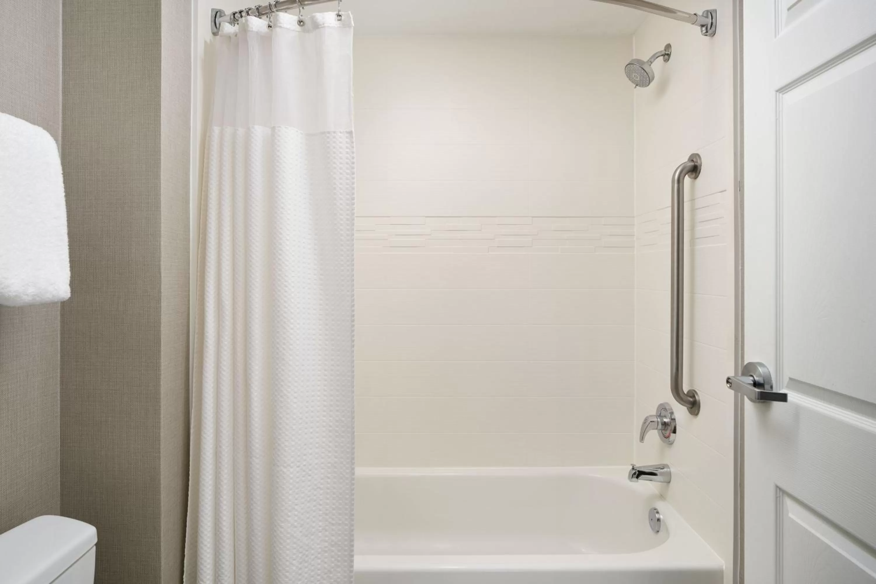 Bathroom in Residence Inn Fort Lauderdale SW/Miramar