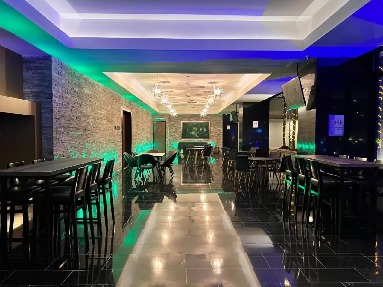 Restaurant/places to eat in The Light Hotel Penang