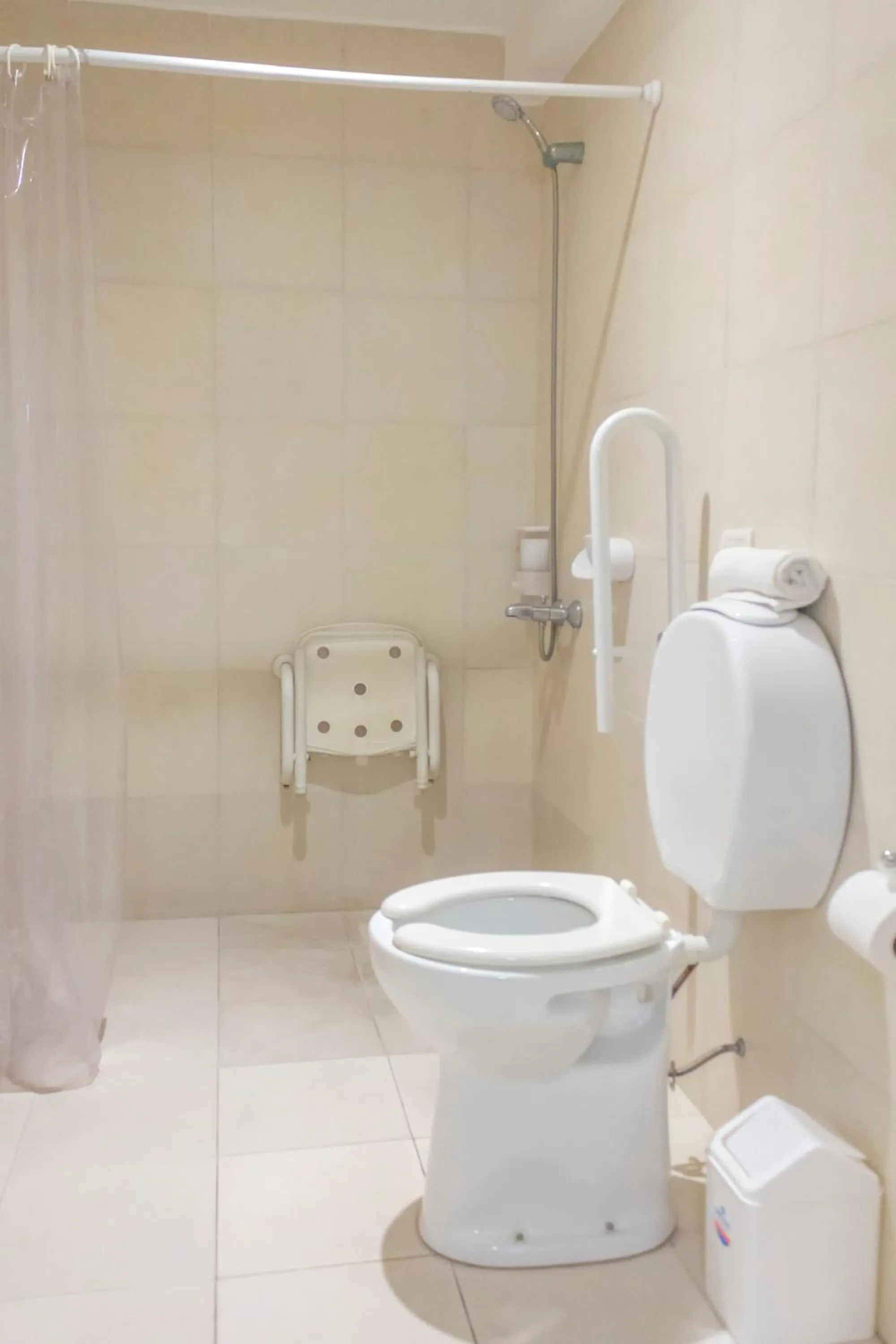 Facility for disabled guests in Circus Hostel