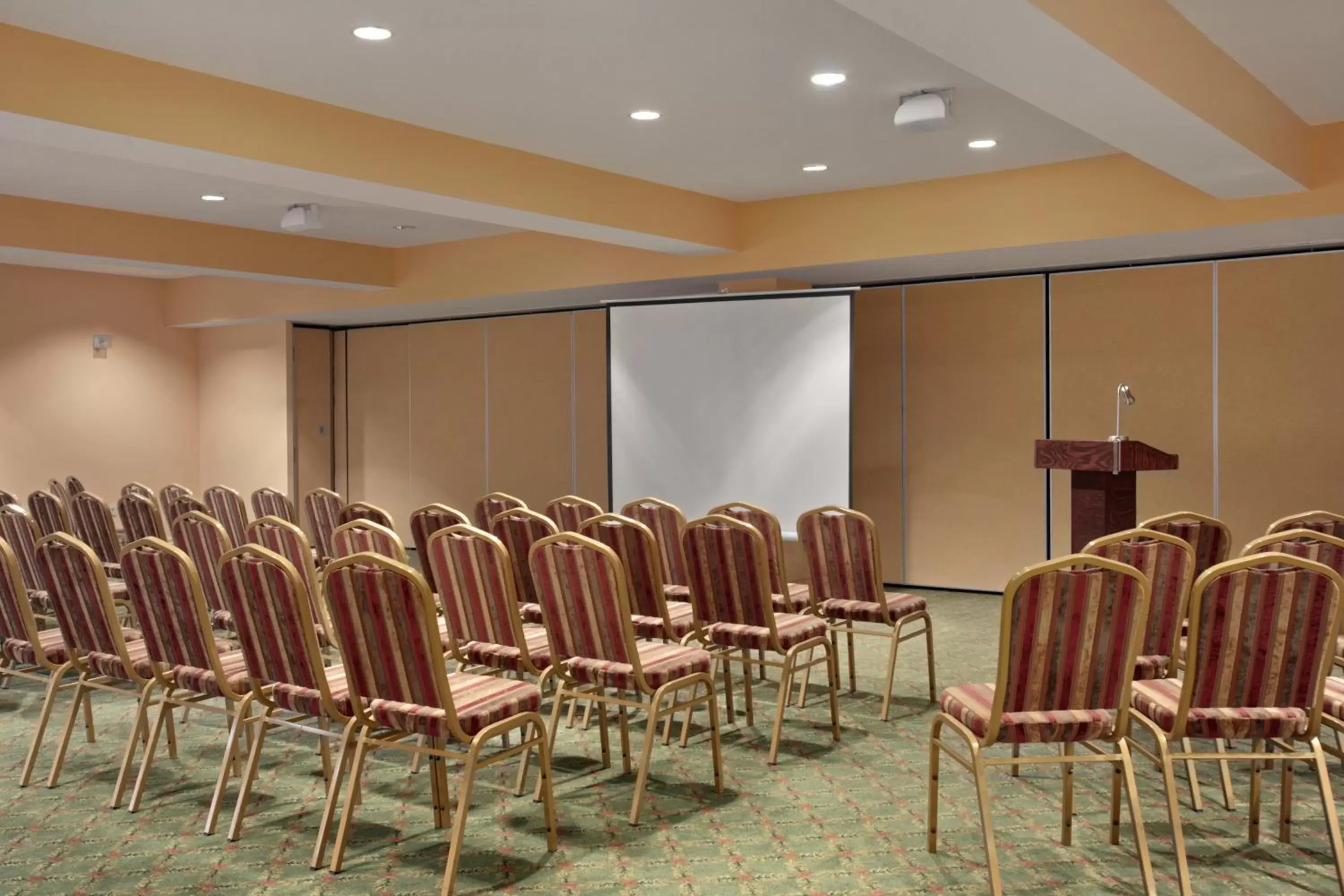 Banquet/Function facilities in Days Inn by Wyndham Oromocto Conference Centre