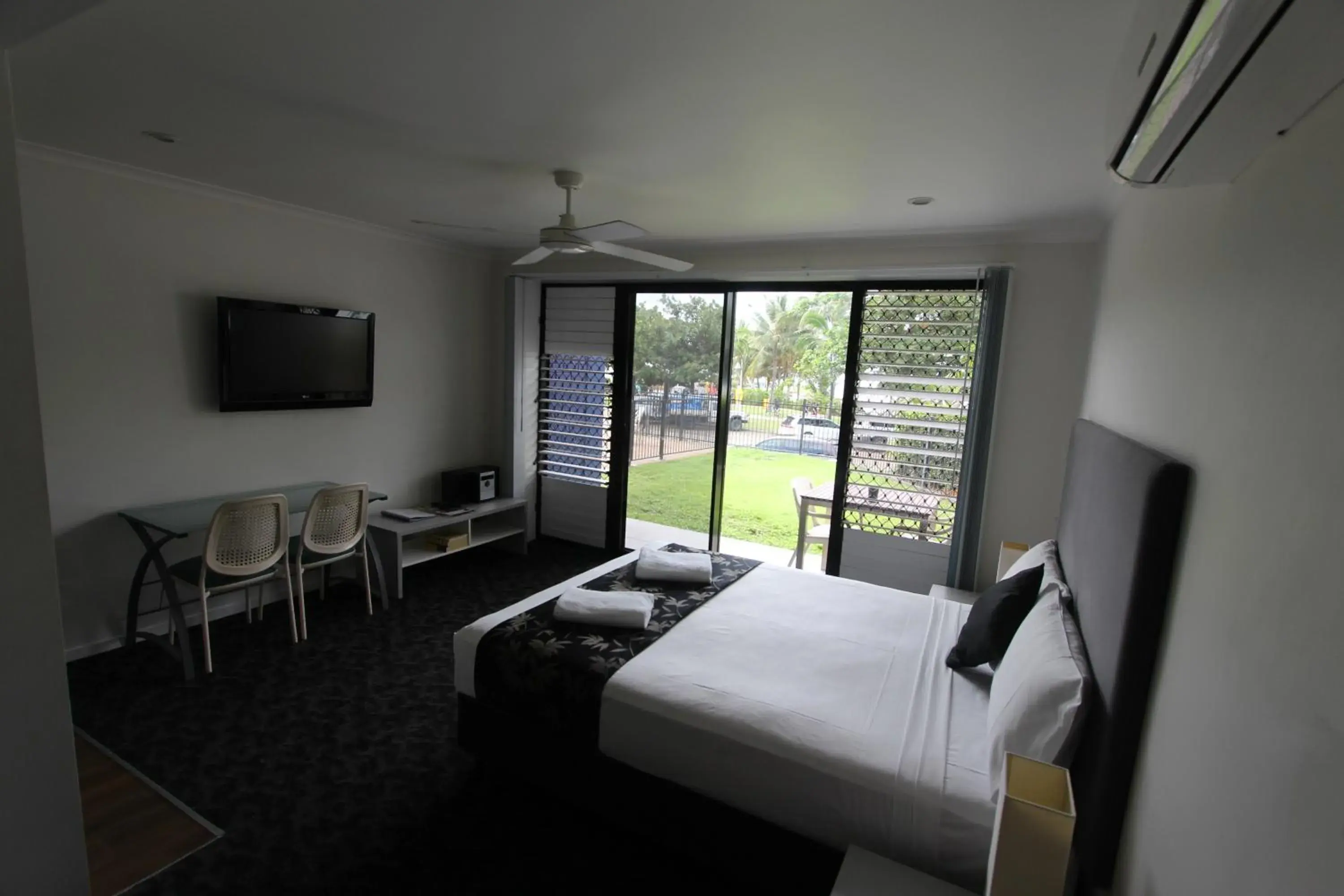 Premium Suite with Ocean View in Shoredrive Motel
