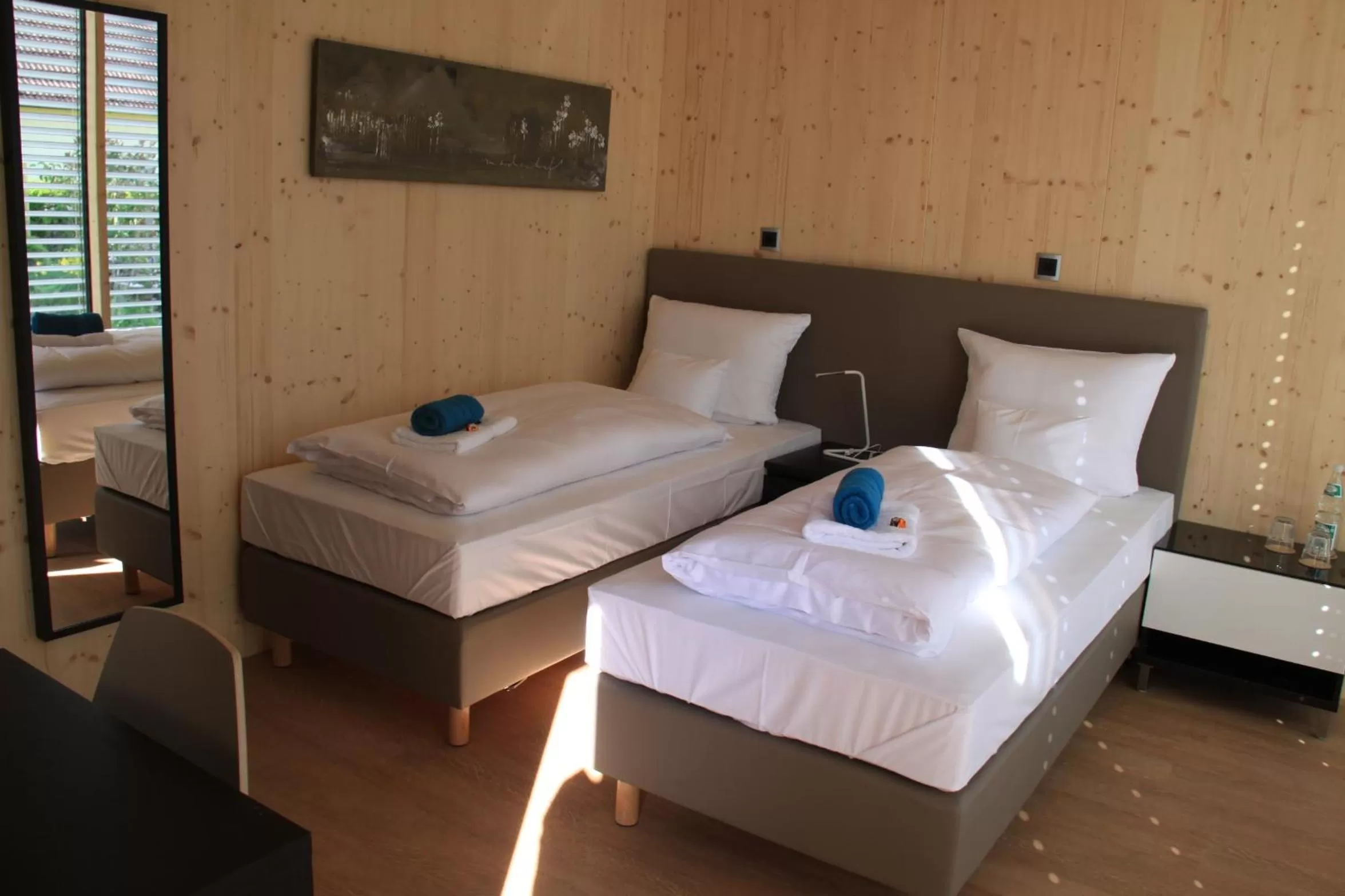 Photo of the whole room, Bed in mein kleinHOTEL