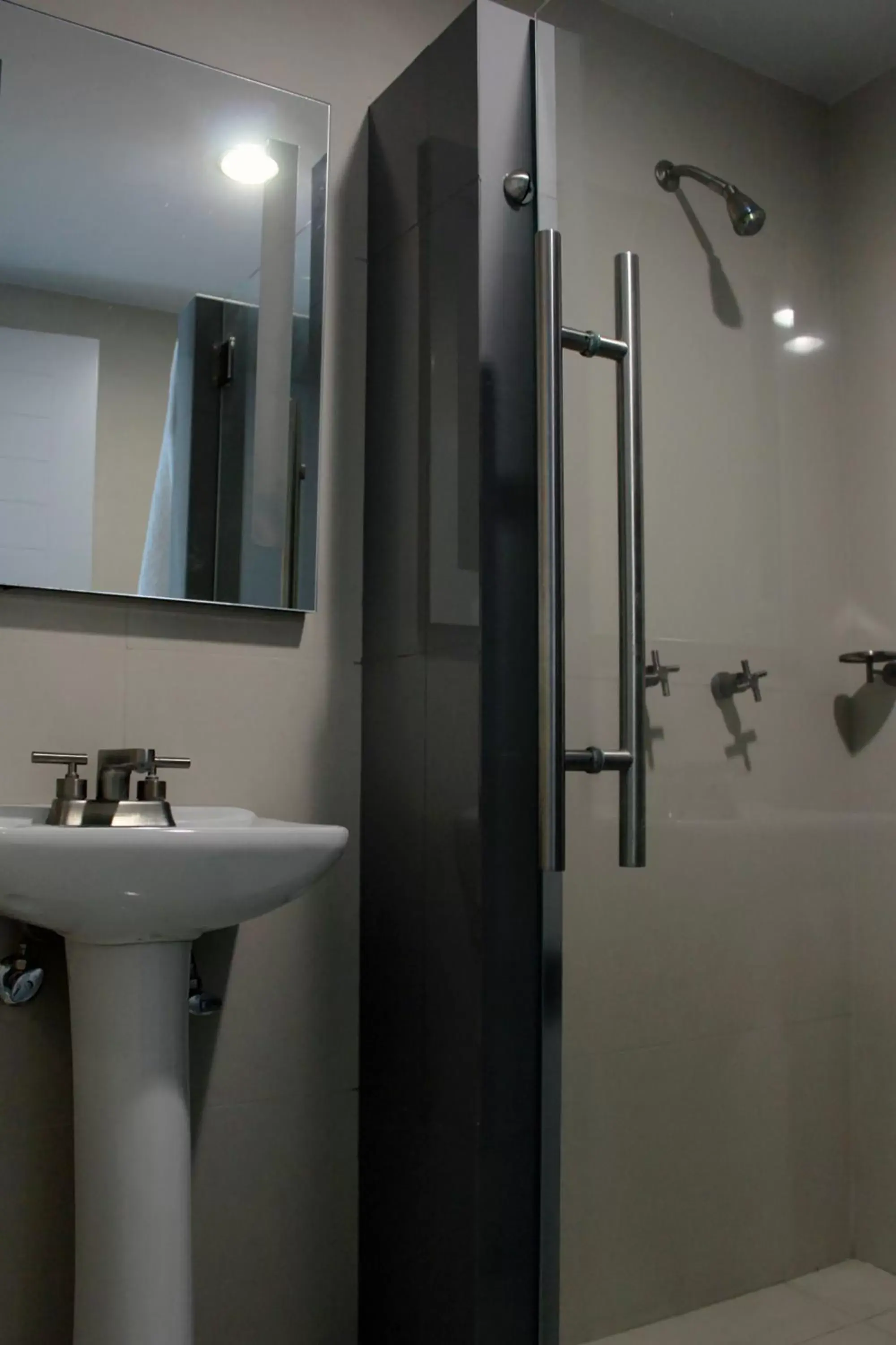 Bathroom in Hotel Casa Galeana Centro con Estacionamiento Privado