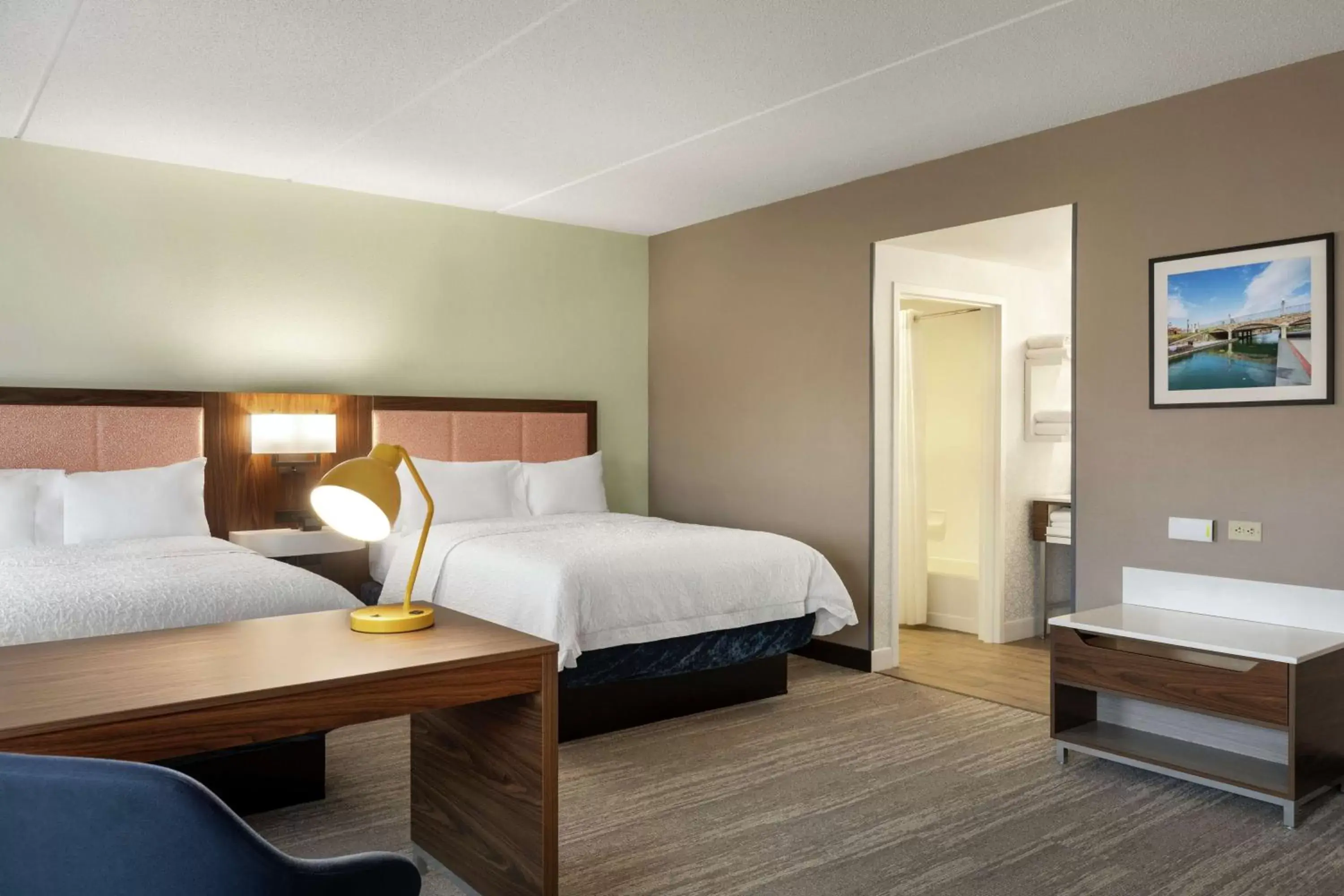 Bedroom, Bed in Hampton Inn & Suites Frederick/Fort Detrick