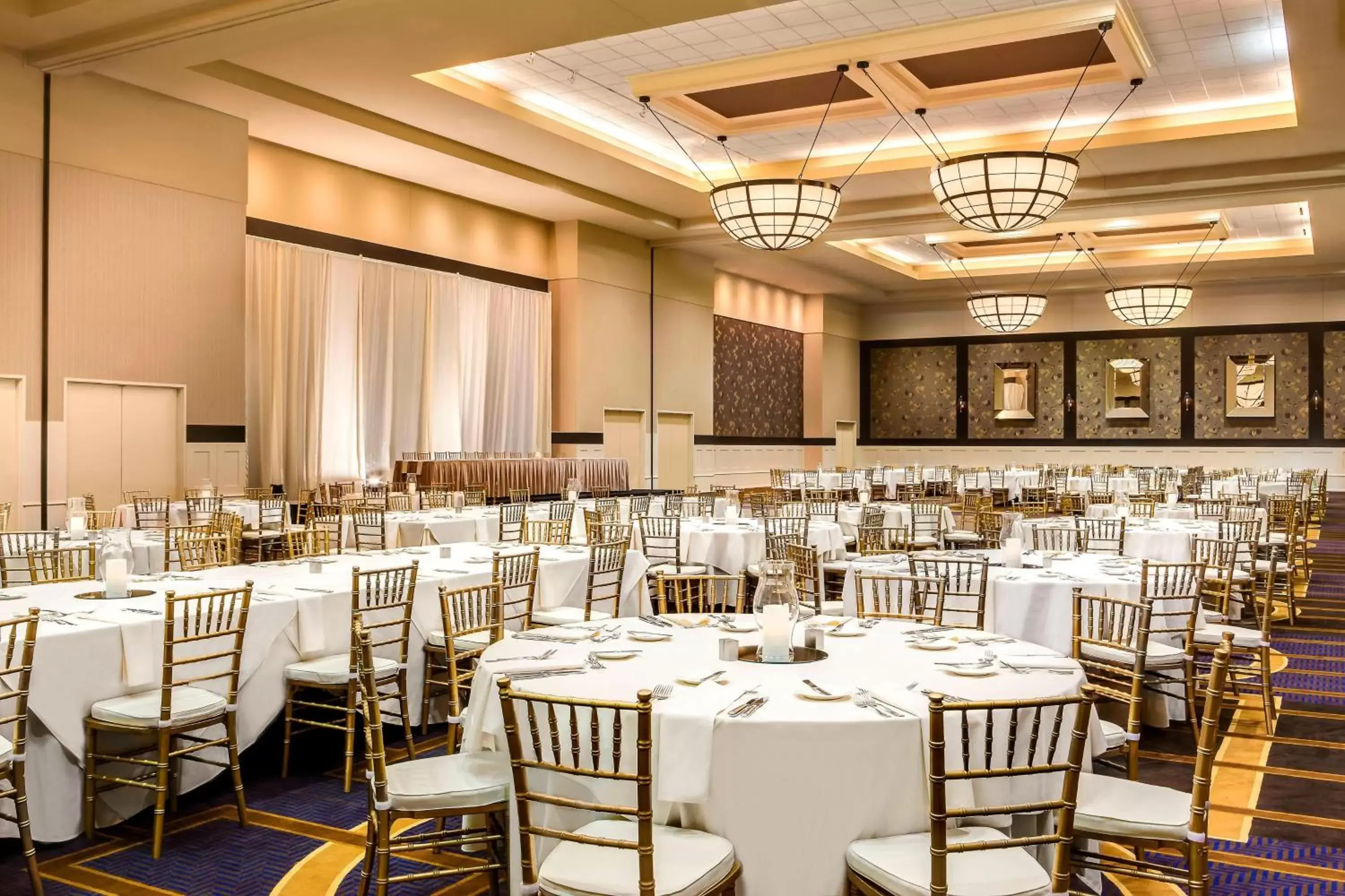 Meeting/conference room, Restaurant/Places to Eat in Sheraton Overland Park Hotel at the Convention Center