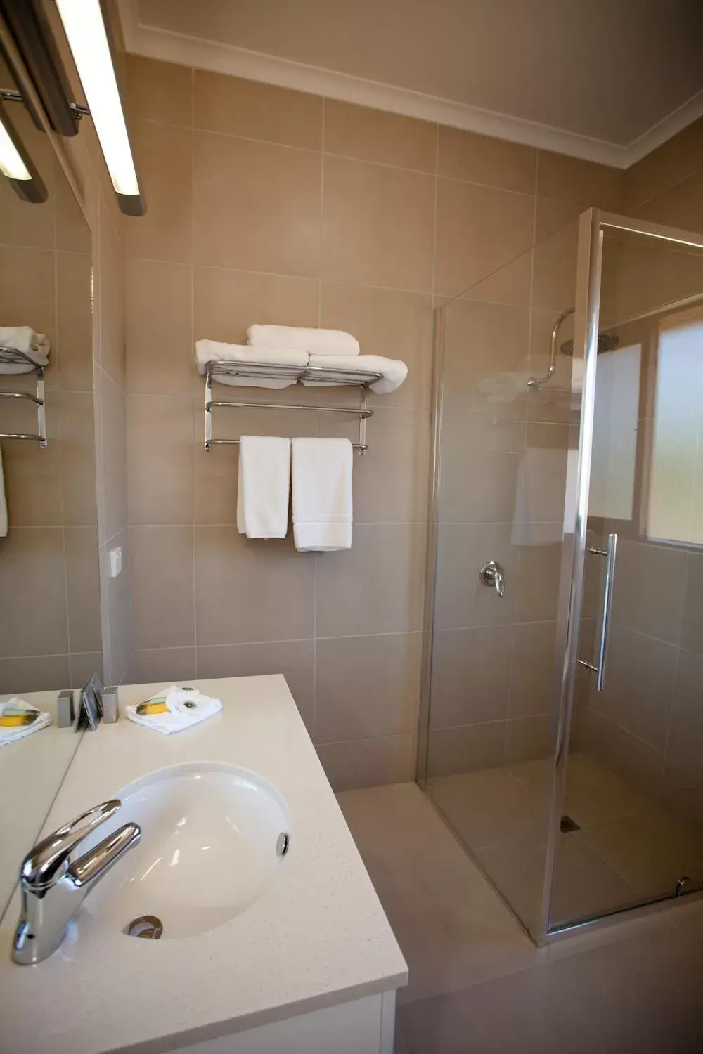 Bathroom in Mercure Port of Echuca