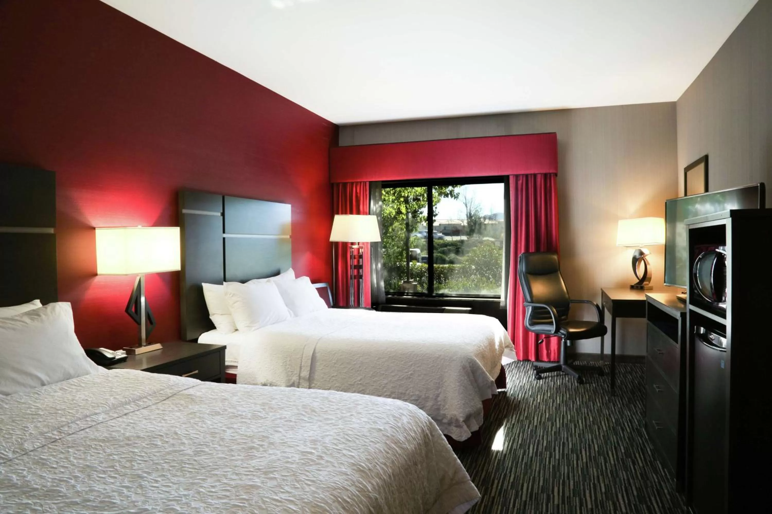 Bedroom, Bed in Hampton Inn & Suites Temecula