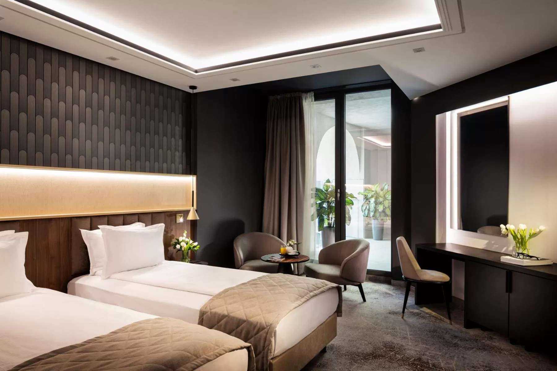 Bed in Kings' Valley Medical & Spa Hotel