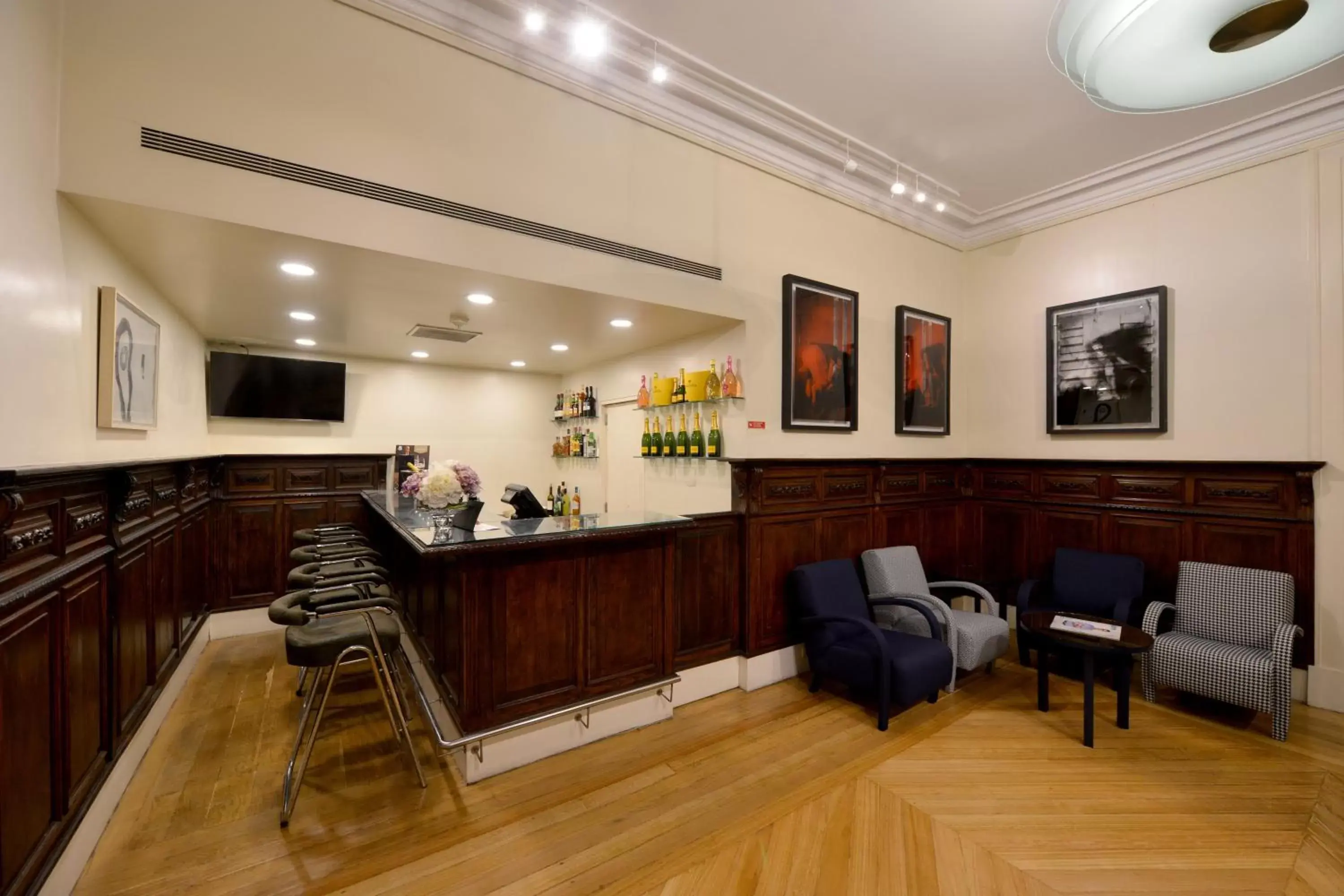 Lounge or bar, Lobby/Reception in Hotel Villa Garden Braga
