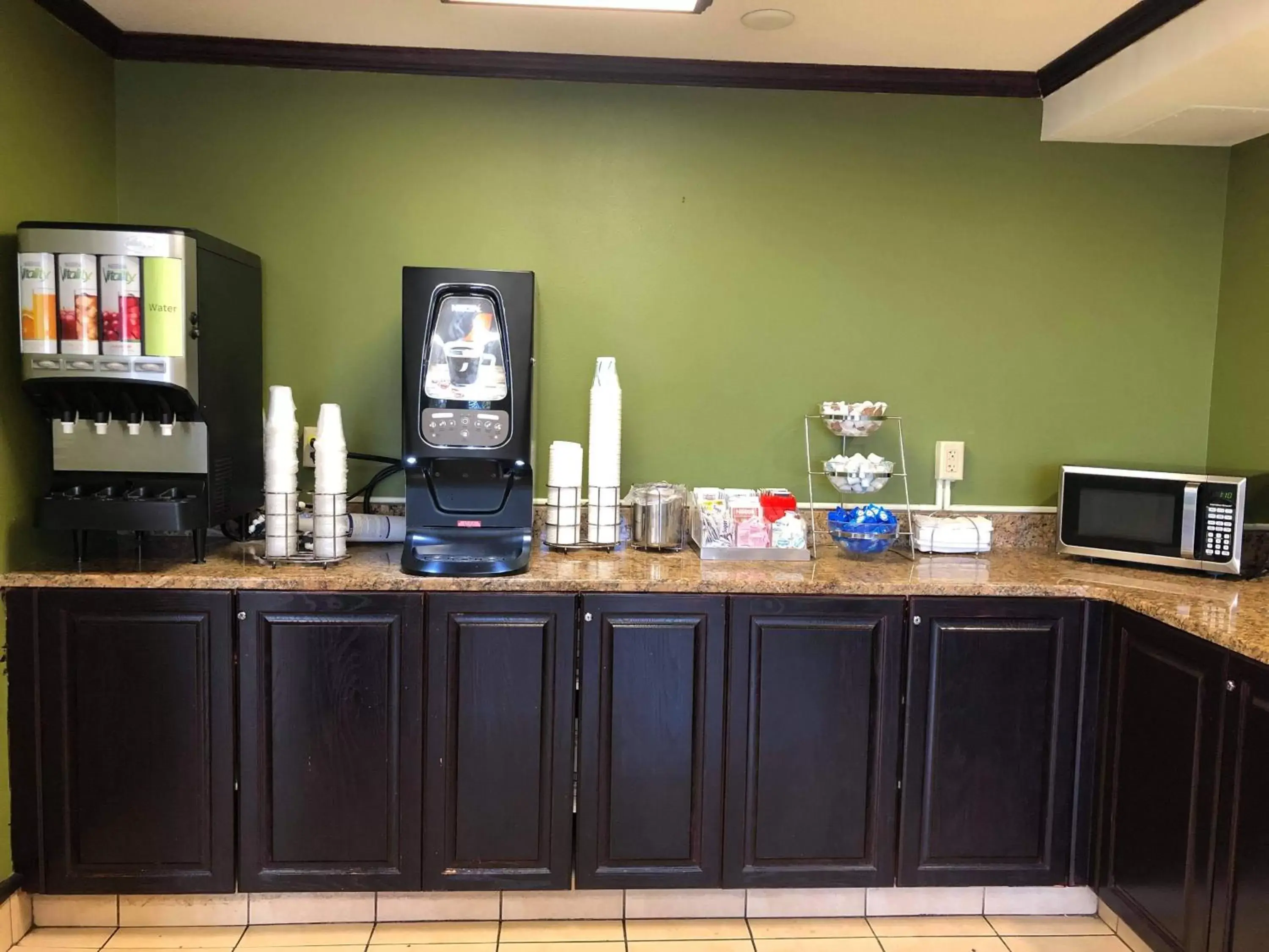 Coffee/tea facilities in La Quinta by Wyndham Casper Event Center Area