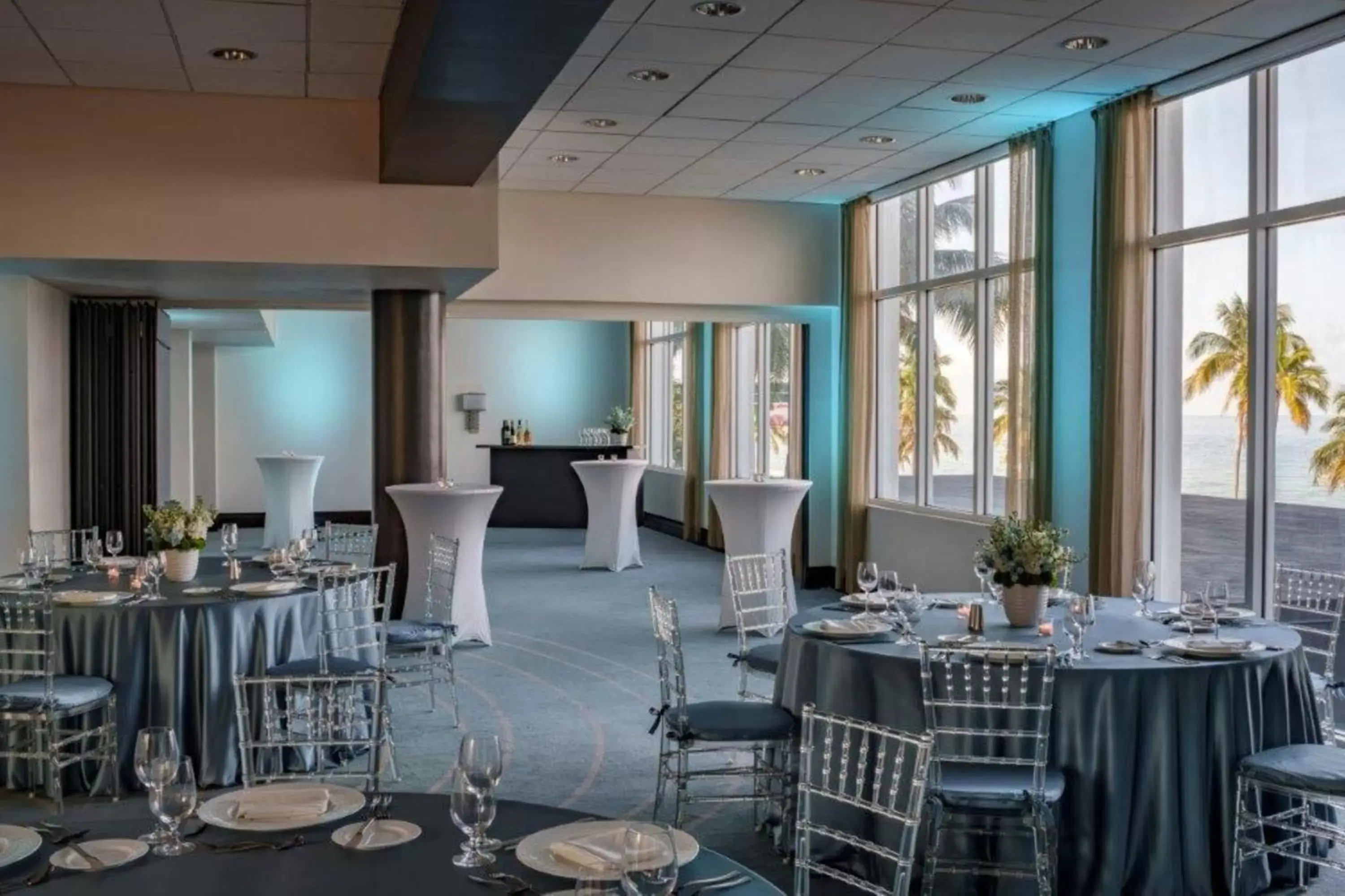 Meeting/conference room, Restaurant/Places to Eat in The Westin Fort Lauderdale Beach Resort