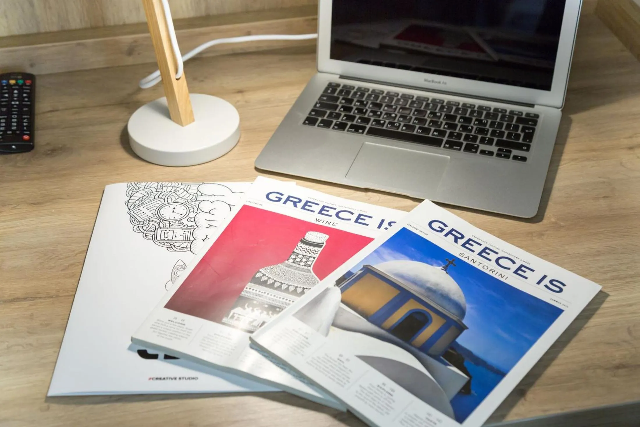 Library in Hotel @Syngrou Fix